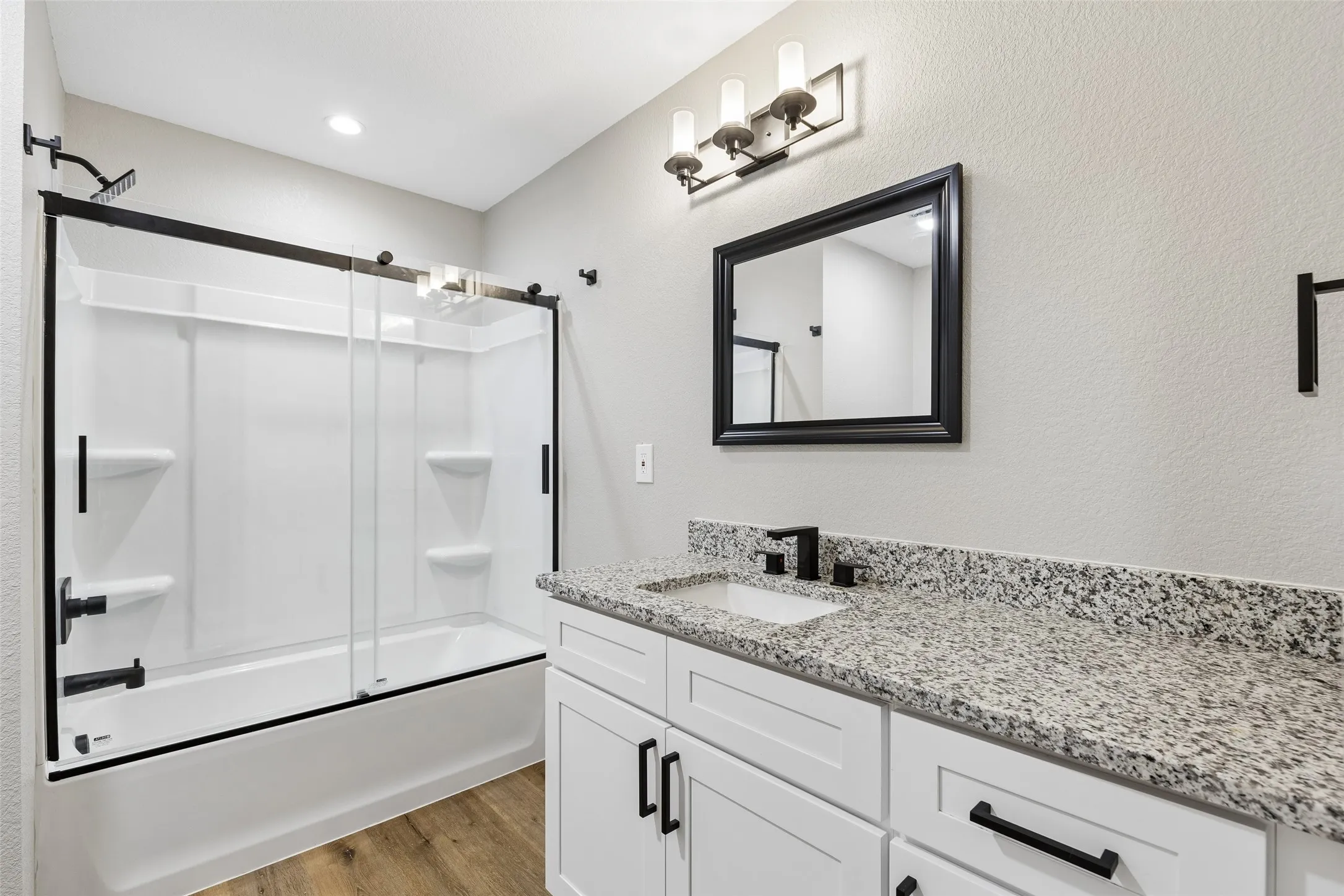 Single Family Residence For Sale in Johnson County , 902 Melanie Lane, Keene, Texas 76059, 3 Bedroom, 2 Bathroom, Garage spaces, 1,276 Sqft, built in 1985, mls#21315637, Real Estate Agent in Keene, Homes For Sale in Johnson county, Homes For Sale in Keene, Realtor in Keene Texas, Real Estate Brokerage Independent Realty Texas, Luminita Cordes Realtor