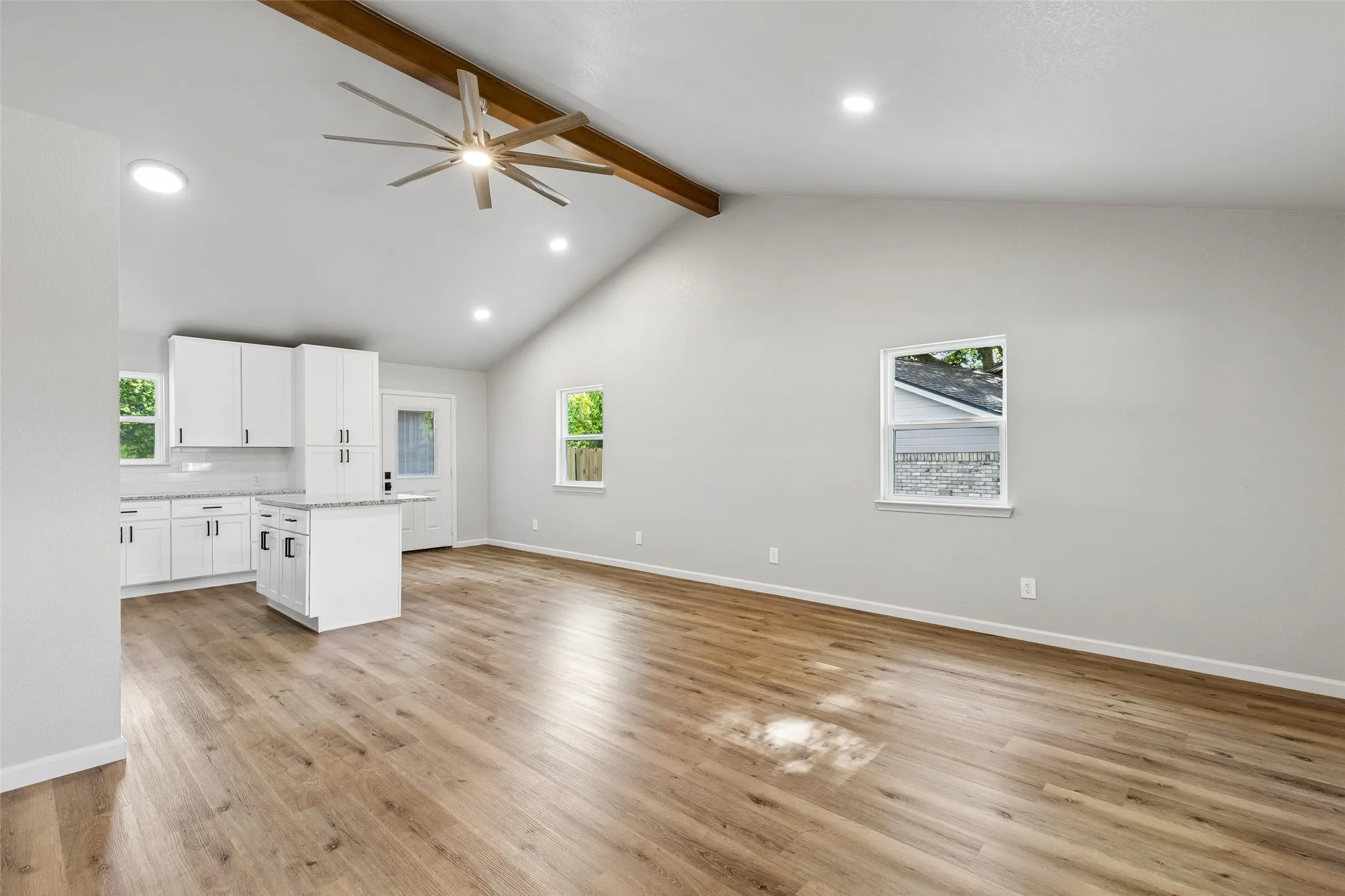 Single Family Residence For Sale in Johnson County , 902 Melanie Lane, Keene, Texas 76059, 3 Bedroom, 2 Bathroom, Garage spaces, 1,276 Sqft, built in 1985, mls#21315637, Real Estate Agent in Keene, Homes For Sale in Johnson county, Homes For Sale in Keene, Realtor in Keene Texas, Real Estate Brokerage Independent Realty Texas, Luminita Cordes Realtor