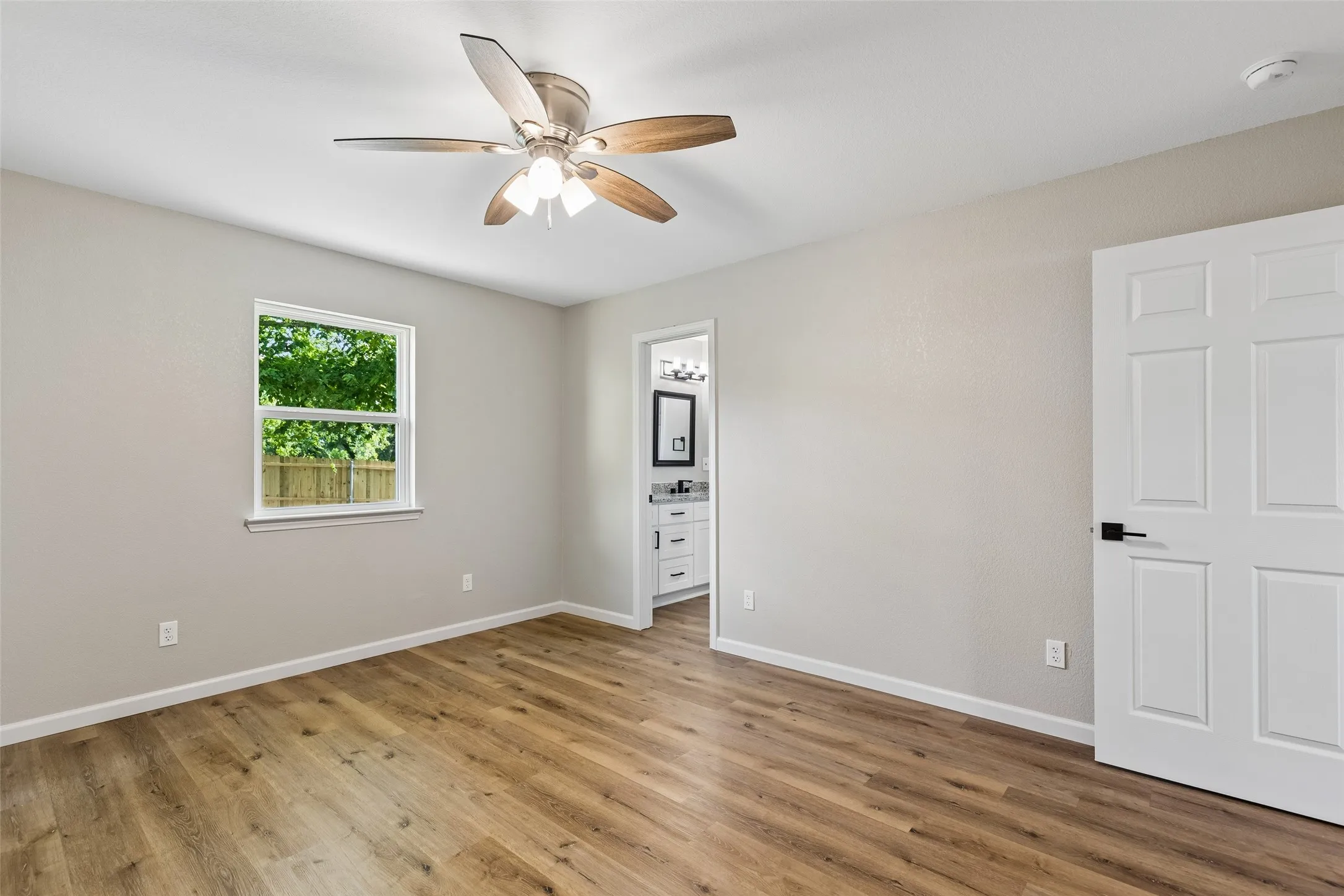 Single Family Residence For Sale in Johnson County , 902 Melanie Lane, Keene, Texas 76059, 3 Bedroom, 2 Bathroom, Garage spaces, 1,276 Sqft, built in 1985, mls#21315637, Real Estate Agent in Keene, Homes For Sale in Johnson county, Homes For Sale in Keene, Realtor in Keene Texas, Real Estate Brokerage Independent Realty Texas, Luminita Cordes Realtor