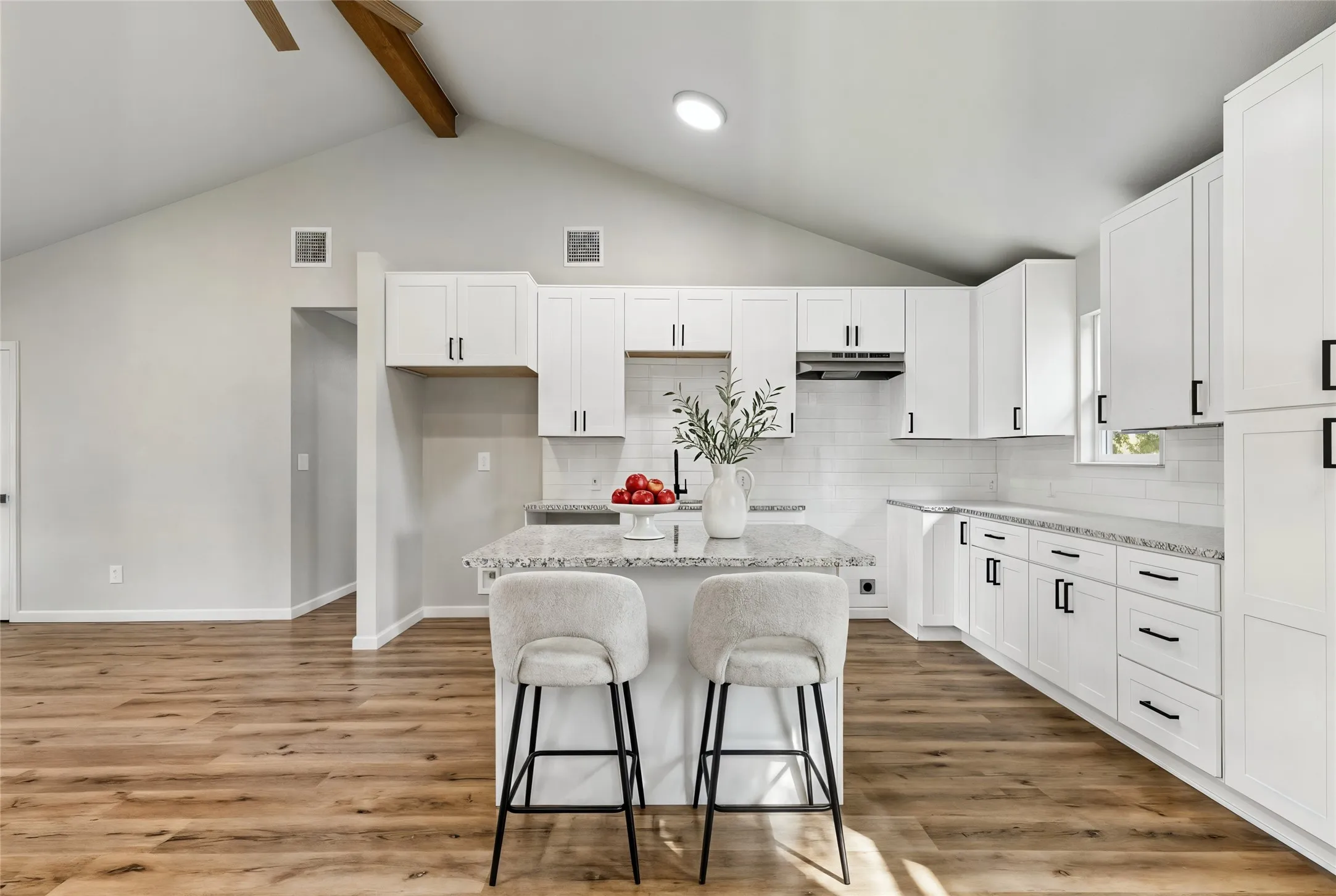 Single Family Residence For Sale in Johnson County , 902 Melanie Lane, Keene, Texas 76059, 3 Bedroom, 2 Bathroom, Garage spaces, 1,276 Sqft, built in 1985, mls#21315637, Real Estate Agent in Keene, Homes For Sale in Johnson county, Homes For Sale in Keene, Realtor in Keene Texas, Real Estate Brokerage Independent Realty Texas, Luminita Cordes Realtor