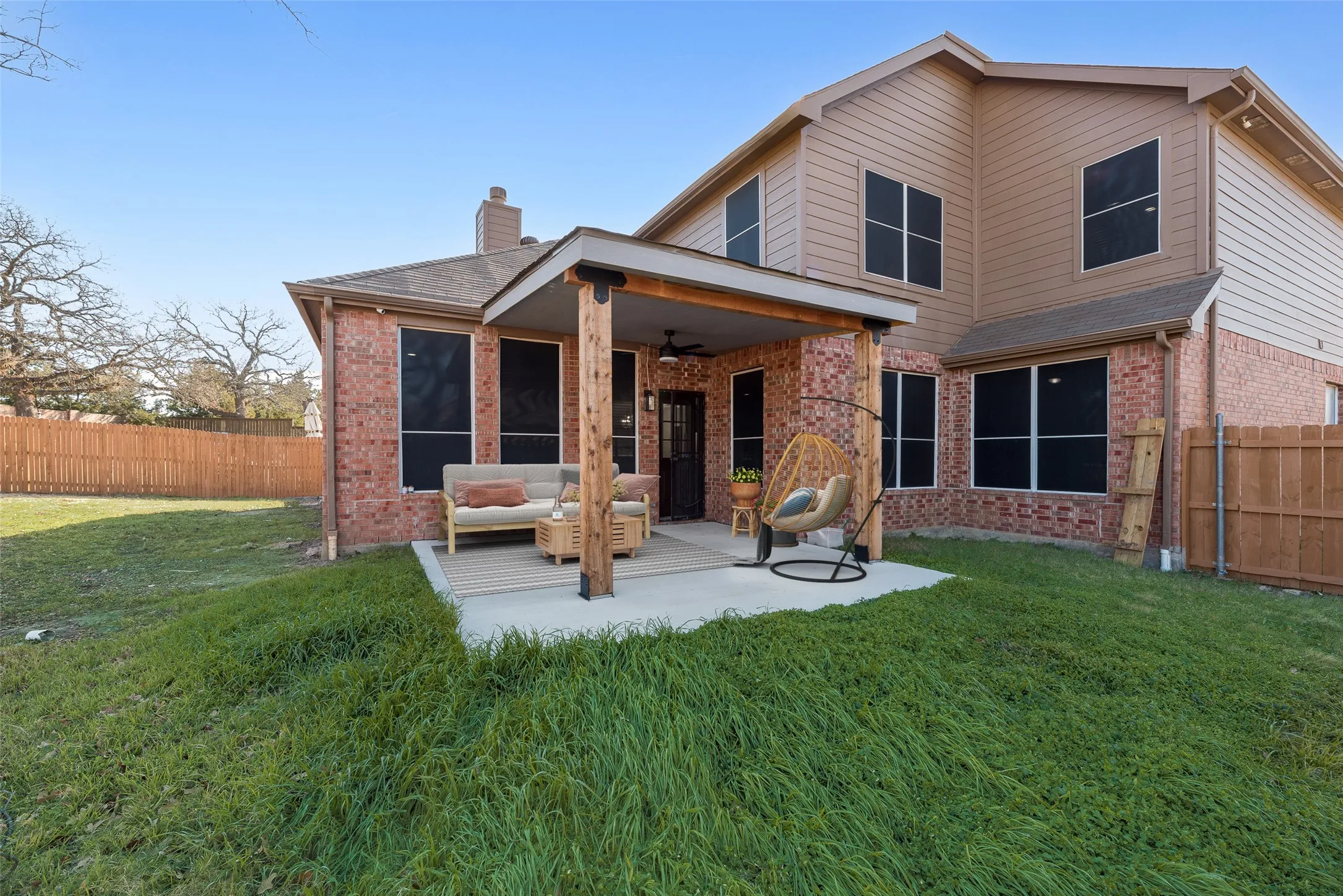 Single Family Residence For Sale in Denton County , 2011 Fair Oaks Circle, Corinth, Texas 76210, 5 Bedroom, 4 Bathroom, 2 Garage spaces, 3,282 Sqft, built in 2000, mls#21319789, Real Estate Agent in Corinth, Homes For Sale in Denton county, Homes For Sale in Corinth, Realtor in Corinth Texas, Real Estate Brokerage Independent Realty Texas, Luminita Cordes Realtor