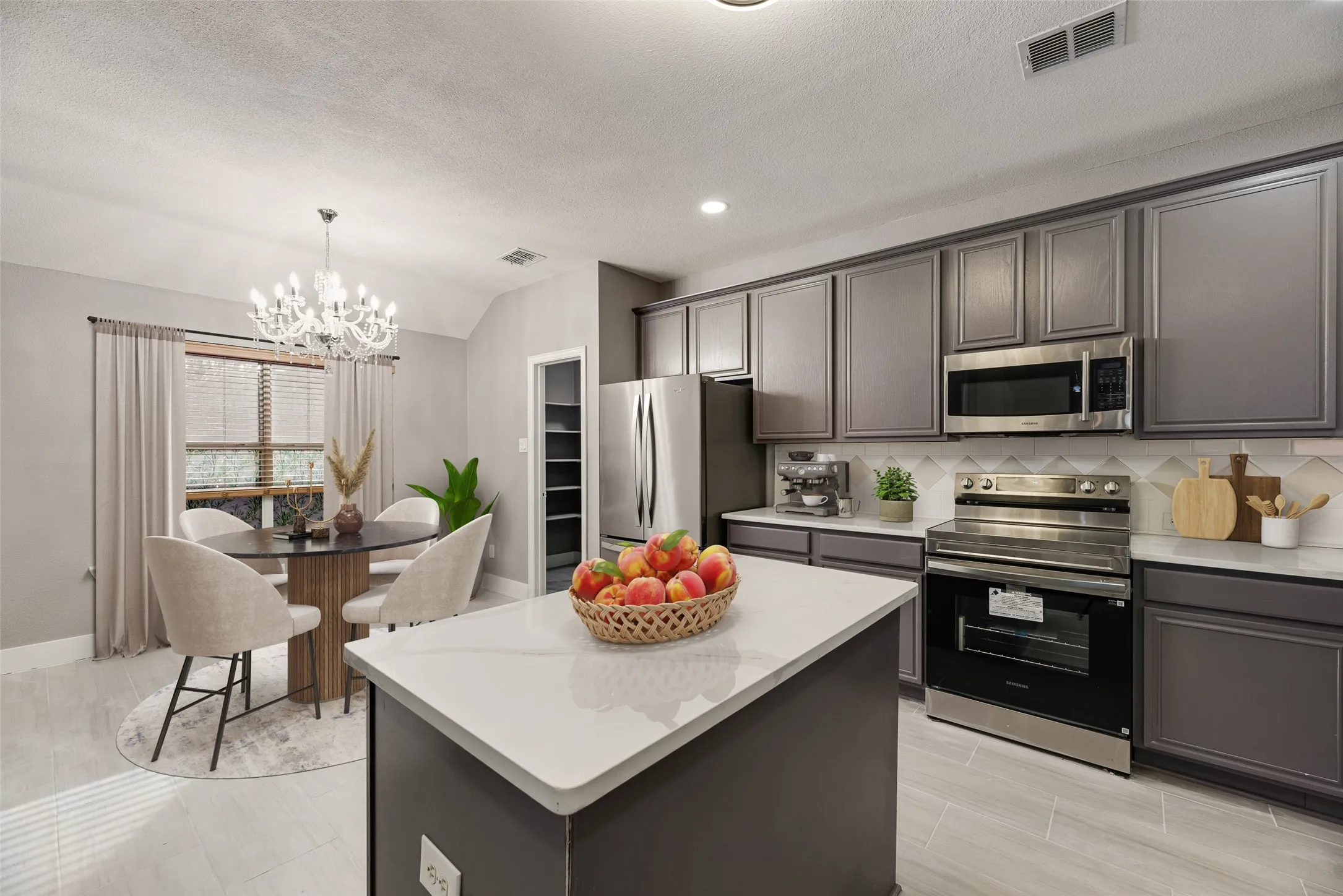 Single Family Residence For Sale in Denton County , 2011 Fair Oaks Circle, Corinth, Texas 76210, 5 Bedroom, 4 Bathroom, 2 Garage spaces, 3,282 Sqft, built in 2000, mls#21319789, Real Estate Agent in Corinth, Homes For Sale in Denton county, Homes For Sale in Corinth, Realtor in Corinth Texas, Real Estate Brokerage Independent Realty Texas, Luminita Cordes Realtor