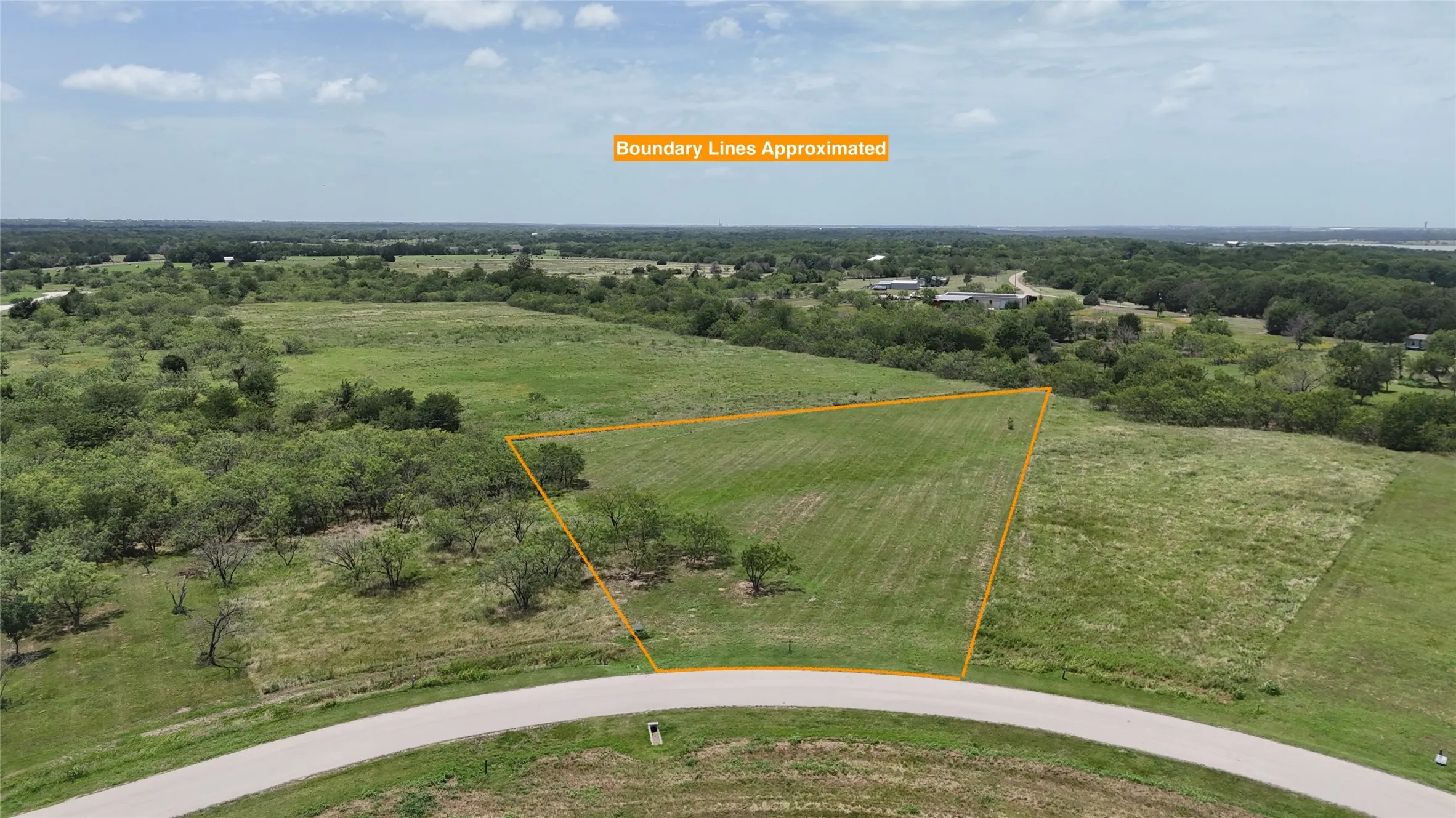 Approximate boundary lines illustrate the spacious 1.62-acre homesite within gated Richland Park.