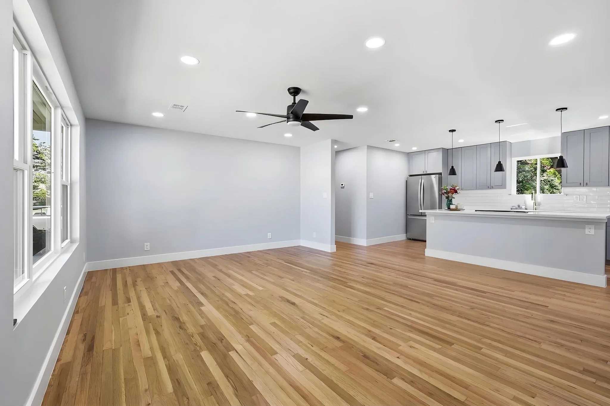 Single Family Residence For Sale in Fannin County , 709 Lipscomb Street, Bonham, Texas 75418, 3 Bedroom, 2 Bathroom, Garage spaces, 1,440 Sqft, built in 1950, mls#21319737, Real Estate Agent in Bonham, Homes For Sale in Fannin county, Homes For Sale in Bonham, Realtor in Bonham Texas, Real Estate Brokerage Independent Realty Texas, Luminita Cordes Realtor