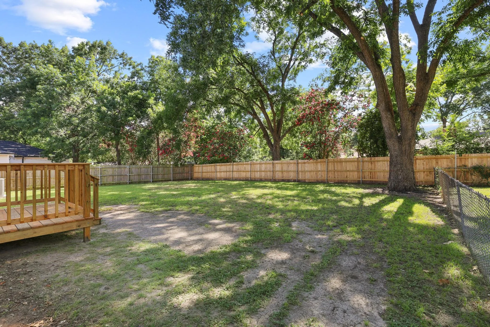 Single Family Residence For Sale in Fannin County , 709 Lipscomb Street, Bonham, Texas 75418, 3 Bedroom, 2 Bathroom, Garage spaces, 1,440 Sqft, built in 1950, mls#21319737, Real Estate Agent in Bonham, Homes For Sale in Fannin county, Homes For Sale in Bonham, Realtor in Bonham Texas, Real Estate Brokerage Independent Realty Texas, Luminita Cordes Realtor