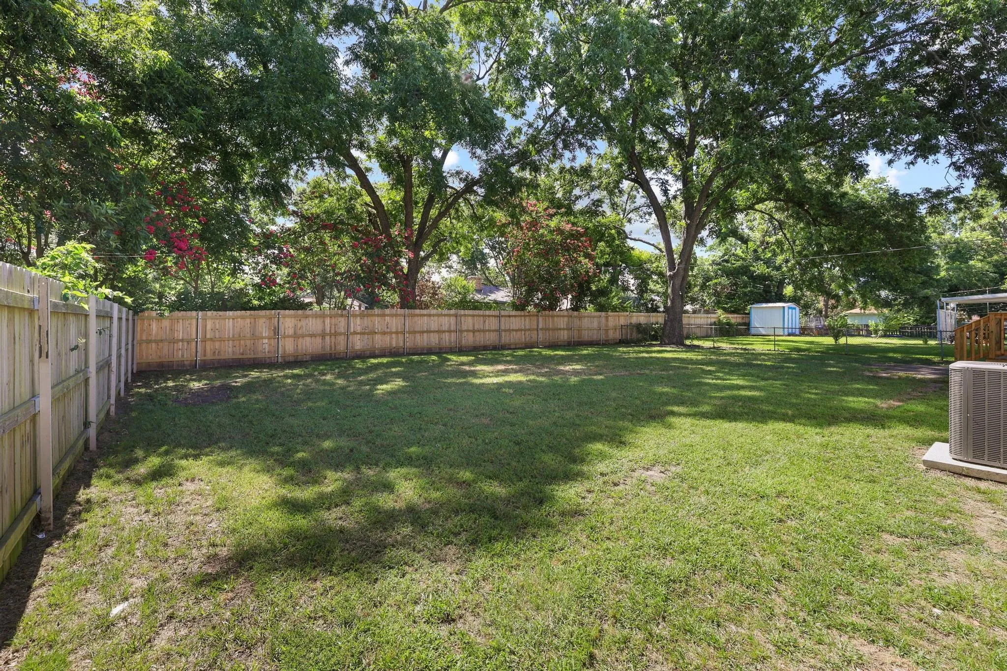Single Family Residence For Sale in Fannin County , 709 Lipscomb Street, Bonham, Texas 75418, 3 Bedroom, 2 Bathroom, Garage spaces, 1,440 Sqft, built in 1950, mls#21319737, Real Estate Agent in Bonham, Homes For Sale in Fannin county, Homes For Sale in Bonham, Realtor in Bonham Texas, Real Estate Brokerage Independent Realty Texas, Luminita Cordes Realtor