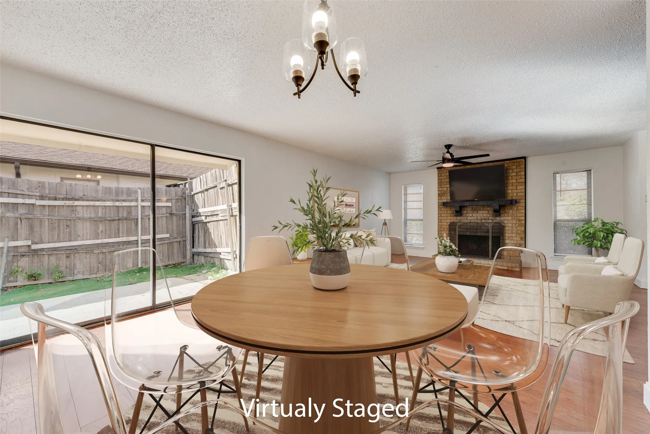 Single Family Residence For Sale in Dallas County , 10906 Listi Drive, Dallas, Texas 75238, 3 Bedroom, 2 Bathroom, 2 Garage spaces, 1,548 Sqft, built in 1981, mls#21319804, Real Estate Agent in Dallas, Homes For Sale in Dallas county, Homes For Sale in Dallas, Realtor in Dallas Texas, Real Estate Brokerage Independent Realty Texas, Luminita Cordes Realtor