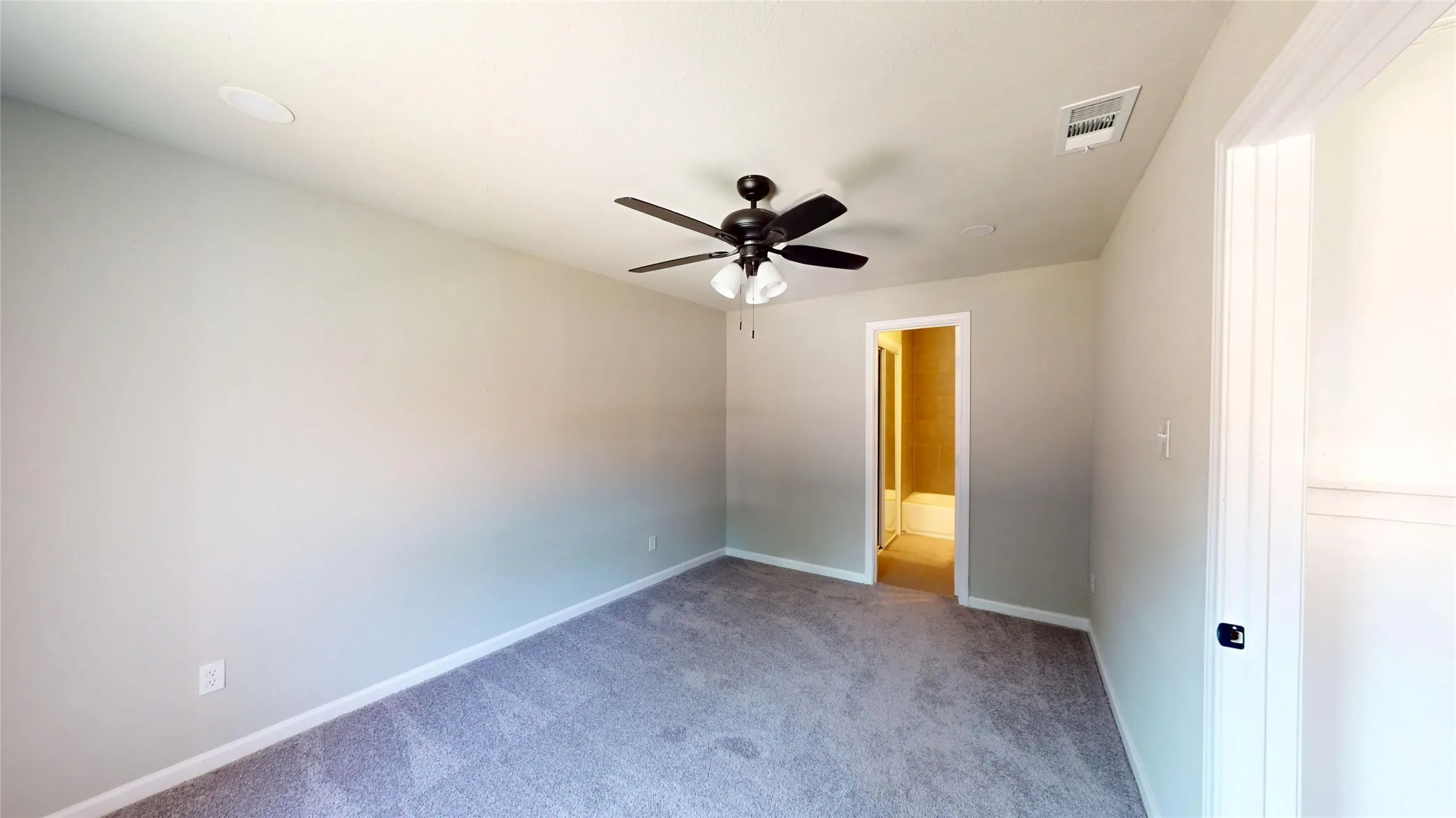 Single Family Residence For Sale in Tarrant County , 3725 Childress Street, Fort Worth, Texas 76119, 4 Bedroom, 2 Bathroom, Garage spaces, 1,283 Sqft, built in 1951, mls#21319590, Real Estate Agent in Fort Worth, Homes For Sale in Tarrant county, Homes For Sale in Fort Worth, Realtor in Fort Worth Texas, Real Estate Brokerage Independent Realty Texas, Luminita Cordes Realtor