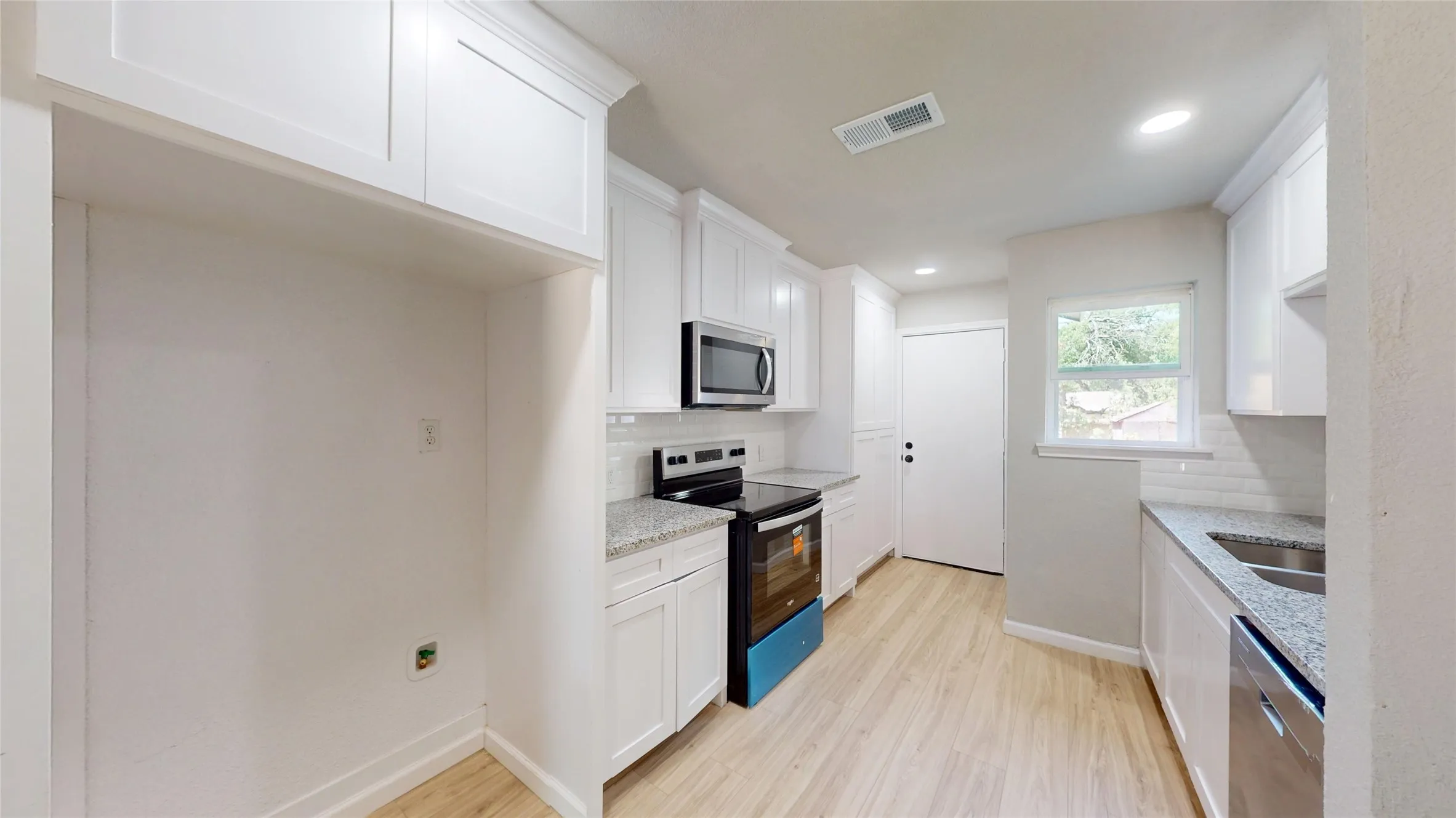 Single Family Residence For Sale in Tarrant County , 3725 Childress Street, Fort Worth, Texas 76119, 4 Bedroom, 2 Bathroom, Garage spaces, 1,283 Sqft, built in 1951, mls#21319590, Real Estate Agent in Fort Worth, Homes For Sale in Tarrant county, Homes For Sale in Fort Worth, Realtor in Fort Worth Texas, Real Estate Brokerage Independent Realty Texas, Luminita Cordes Realtor