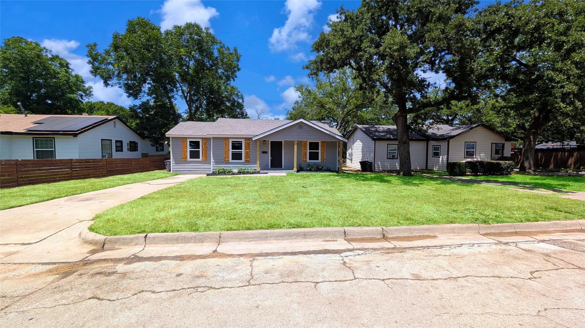Single Family Residence For Sale in Tarrant County , 3725 Childress Street, Fort Worth, Texas 76119, 4 Bedroom, 2 Bathroom, Garage spaces, 1,283 Sqft, built in 1951, mls#21319590, Real Estate Agent in Fort Worth, Homes For Sale in Tarrant county, Homes For Sale in Fort Worth, Realtor in Fort Worth Texas, Real Estate Brokerage Independent Realty Texas, Luminita Cordes Realtor