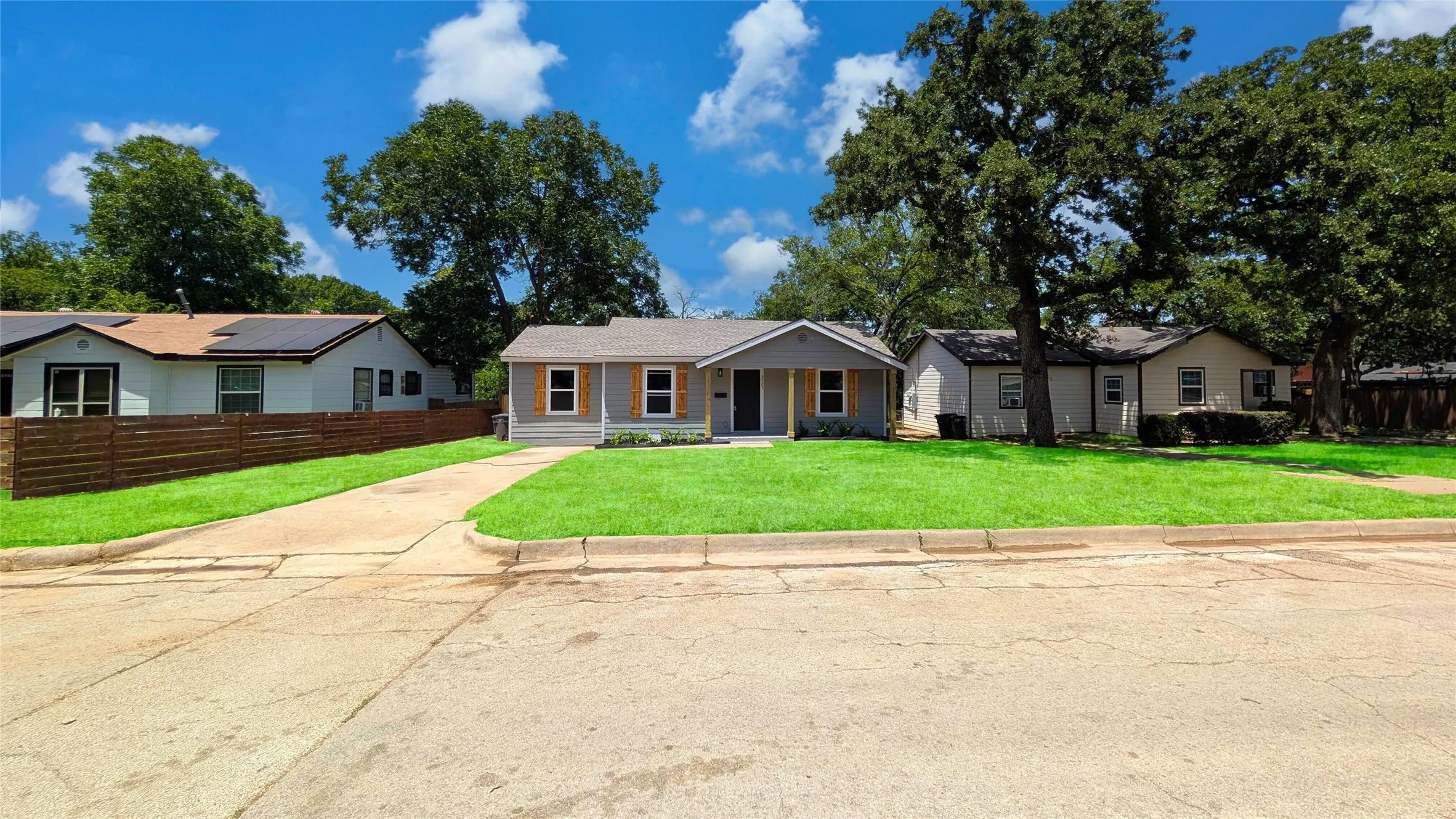 Single Family Residence For Sale in Tarrant County , 3725 Childress Street, Fort Worth, Texas 76119, 4 Bedroom, 2 Bathroom, Garage spaces, 1,283 Sqft, built in 1951, mls#21319590, Real Estate Agent in Fort Worth, Homes For Sale in Tarrant county, Homes For Sale in Fort Worth, Realtor in Fort Worth Texas, Real Estate Brokerage Independent Realty Texas, Luminita Cordes Realtor