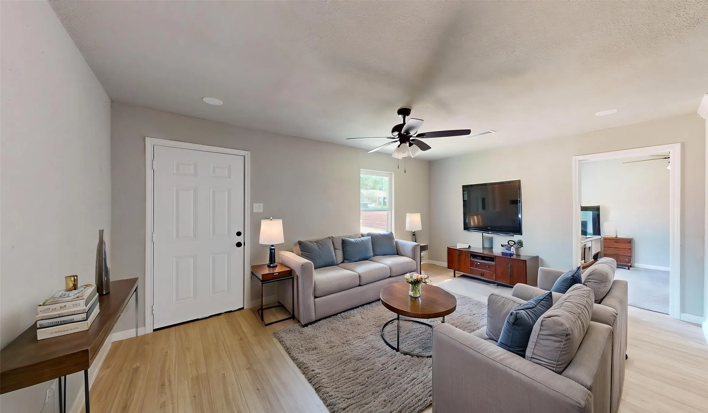 Single Family Residence For Sale in Tarrant County , 3725 Childress Street, Fort Worth, Texas 76119, 4 Bedroom, 2 Bathroom, Garage spaces, 1,283 Sqft, built in 1951, mls#21319590, Real Estate Agent in Fort Worth, Homes For Sale in Tarrant county, Homes For Sale in Fort Worth, Realtor in Fort Worth Texas, Real Estate Brokerage Independent Realty Texas, Luminita Cordes Realtor