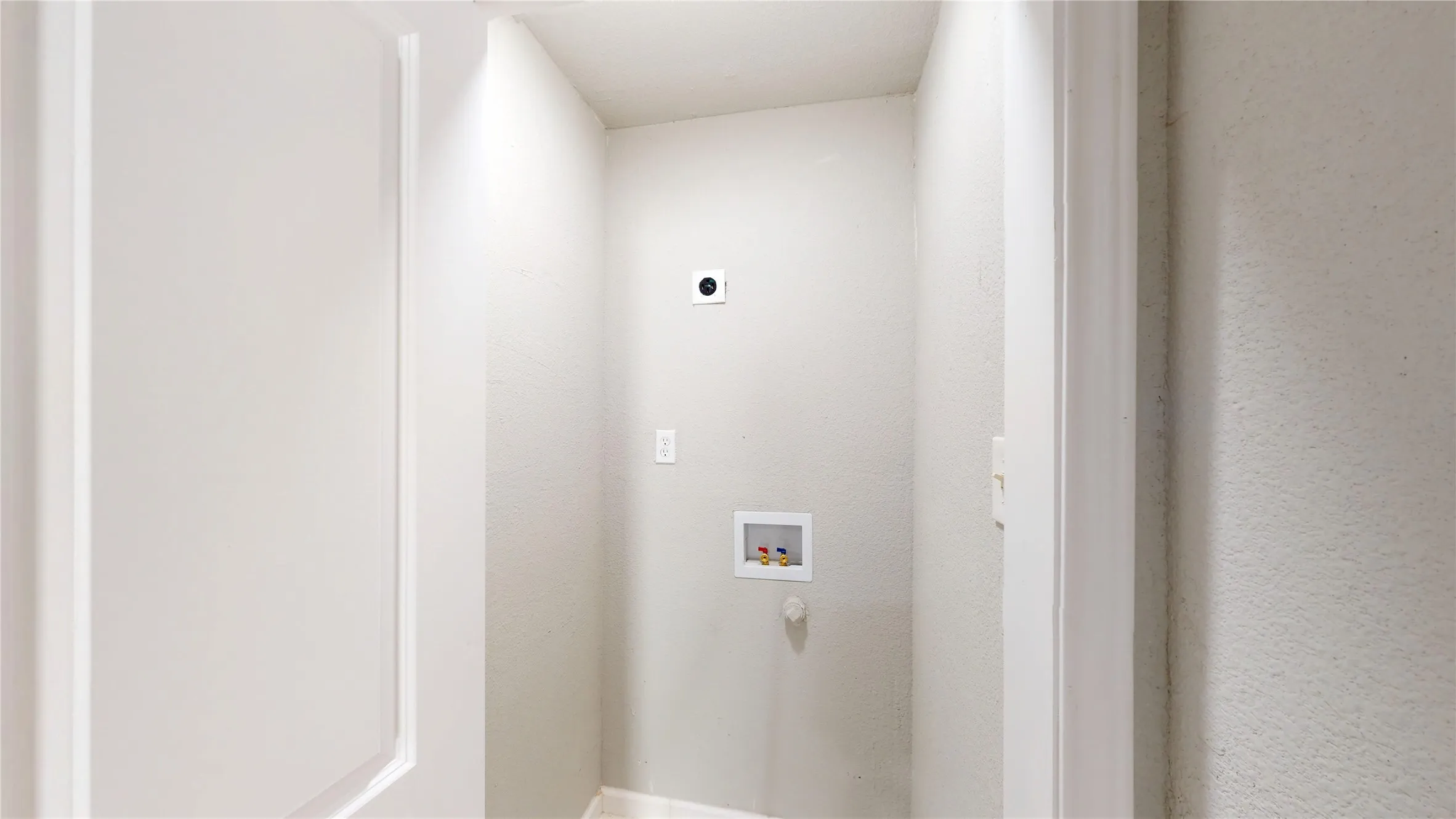 Single Family Residence For Sale in Tarrant County , 3725 Childress Street, Fort Worth, Texas 76119, 4 Bedroom, 2 Bathroom, Garage spaces, 1,283 Sqft, built in 1951, mls#21319590, Real Estate Agent in Fort Worth, Homes For Sale in Tarrant county, Homes For Sale in Fort Worth, Realtor in Fort Worth Texas, Real Estate Brokerage Independent Realty Texas, Luminita Cordes Realtor