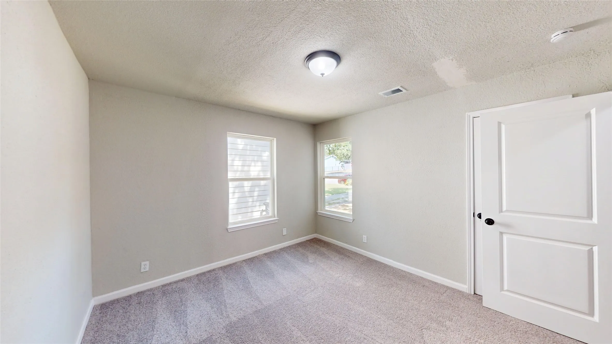 Single Family Residence For Sale in Tarrant County , 3725 Childress Street, Fort Worth, Texas 76119, 4 Bedroom, 2 Bathroom, Garage spaces, 1,283 Sqft, built in 1951, mls#21319590, Real Estate Agent in Fort Worth, Homes For Sale in Tarrant county, Homes For Sale in Fort Worth, Realtor in Fort Worth Texas, Real Estate Brokerage Independent Realty Texas, Luminita Cordes Realtor