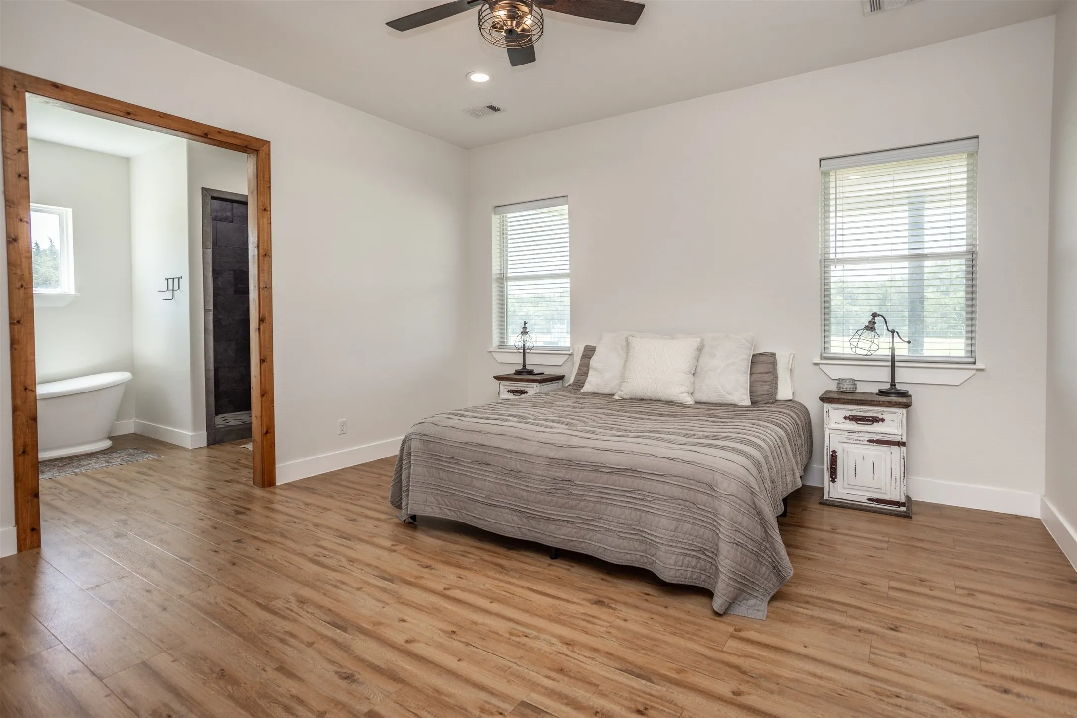 Single Family Residence For Sale in Cooke County , 405 County Road 156, Whitesboro, Texas 76273, 3 Bedroom, 3 Bathroom, Garage spaces, 2,397 Sqft, built in 2022, Price $925,000, mls#21319077, Real Estate Agent in Whitesboro, Homes For Sale in Cooke county, Homes For Sale in Whitesboro, Realtor in Whitesboro Texas, Real Estate Brokerage Independent Realty Texas, Luminita Cordes Realtor