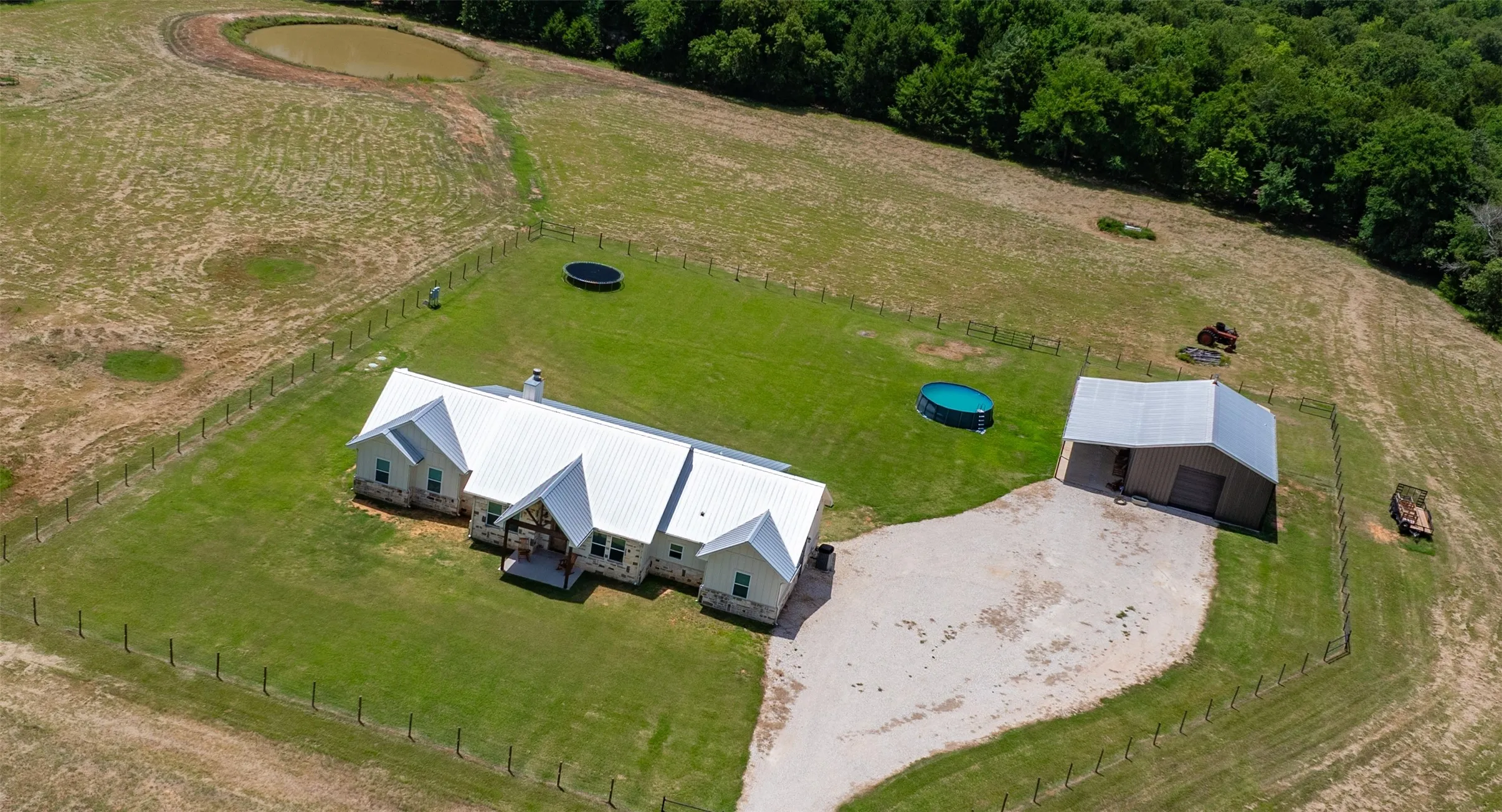 Single Family Residence For Sale in Cooke County , 405 County Road 156, Whitesboro, Texas 76273, 3 Bedroom, 3 Bathroom, Garage spaces, 2,397 Sqft, built in 2022, Price $925,000, mls#21319077, Real Estate Agent in Whitesboro, Homes For Sale in Cooke county, Homes For Sale in Whitesboro, Realtor in Whitesboro Texas, Real Estate Brokerage Independent Realty Texas, Luminita Cordes Realtor