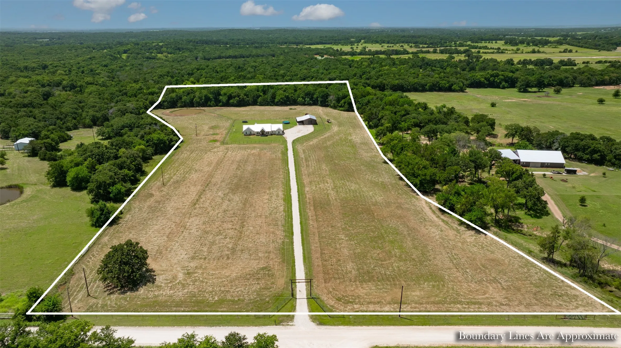 Single Family Residence For Sale in Cooke County , 405 County Road 156, Whitesboro, Texas 76273, 3 Bedroom, 3 Bathroom, Garage spaces, 2,397 Sqft, built in 2022, Price $925,000, mls#21319077, Real Estate Agent in Whitesboro, Homes For Sale in Cooke county, Homes For Sale in Whitesboro, Realtor in Whitesboro Texas, Real Estate Brokerage Independent Realty Texas, Luminita Cordes Realtor