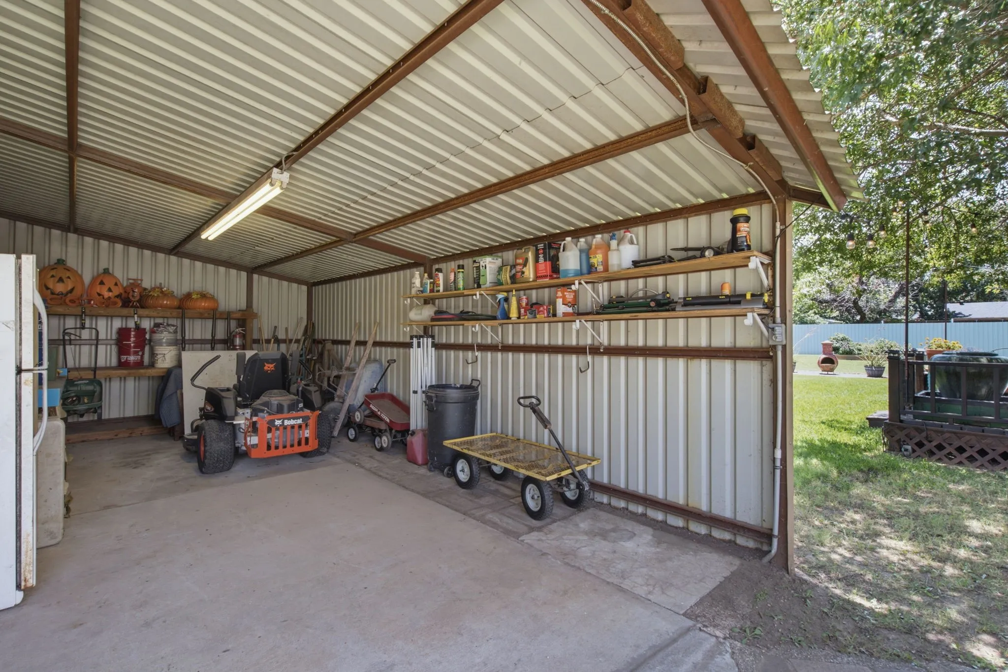 Single Family Residence For Sale in Denton County , 206 E North Street, Aubrey, Texas 76227, 4 Bedroom, 2 Bathroom, Garage spaces, 1,790 Sqft, built in 1952, mls#21319328, Real Estate Agent in Aubrey, Homes For Sale in Denton county, Homes For Sale in Aubrey, Realtor in Aubrey Texas, Real Estate Brokerage Independent Realty Texas, Luminita Cordes Realtor