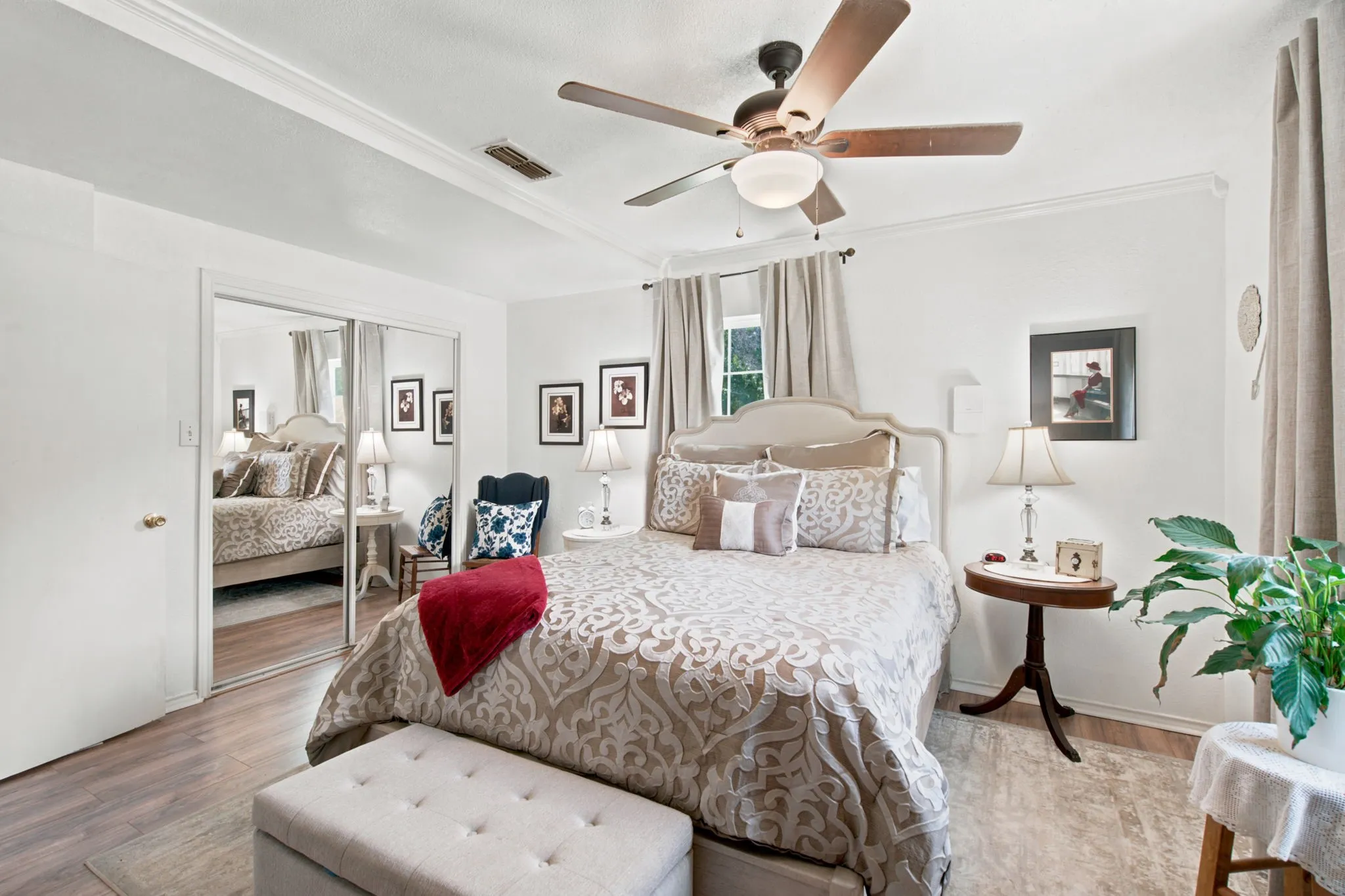 Single Family Residence For Sale in Denton County , 206 E North Street, Aubrey, Texas 76227, 4 Bedroom, 2 Bathroom, Garage spaces, 1,790 Sqft, built in 1952, mls#21319328, Real Estate Agent in Aubrey, Homes For Sale in Denton county, Homes For Sale in Aubrey, Realtor in Aubrey Texas, Real Estate Brokerage Independent Realty Texas, Luminita Cordes Realtor