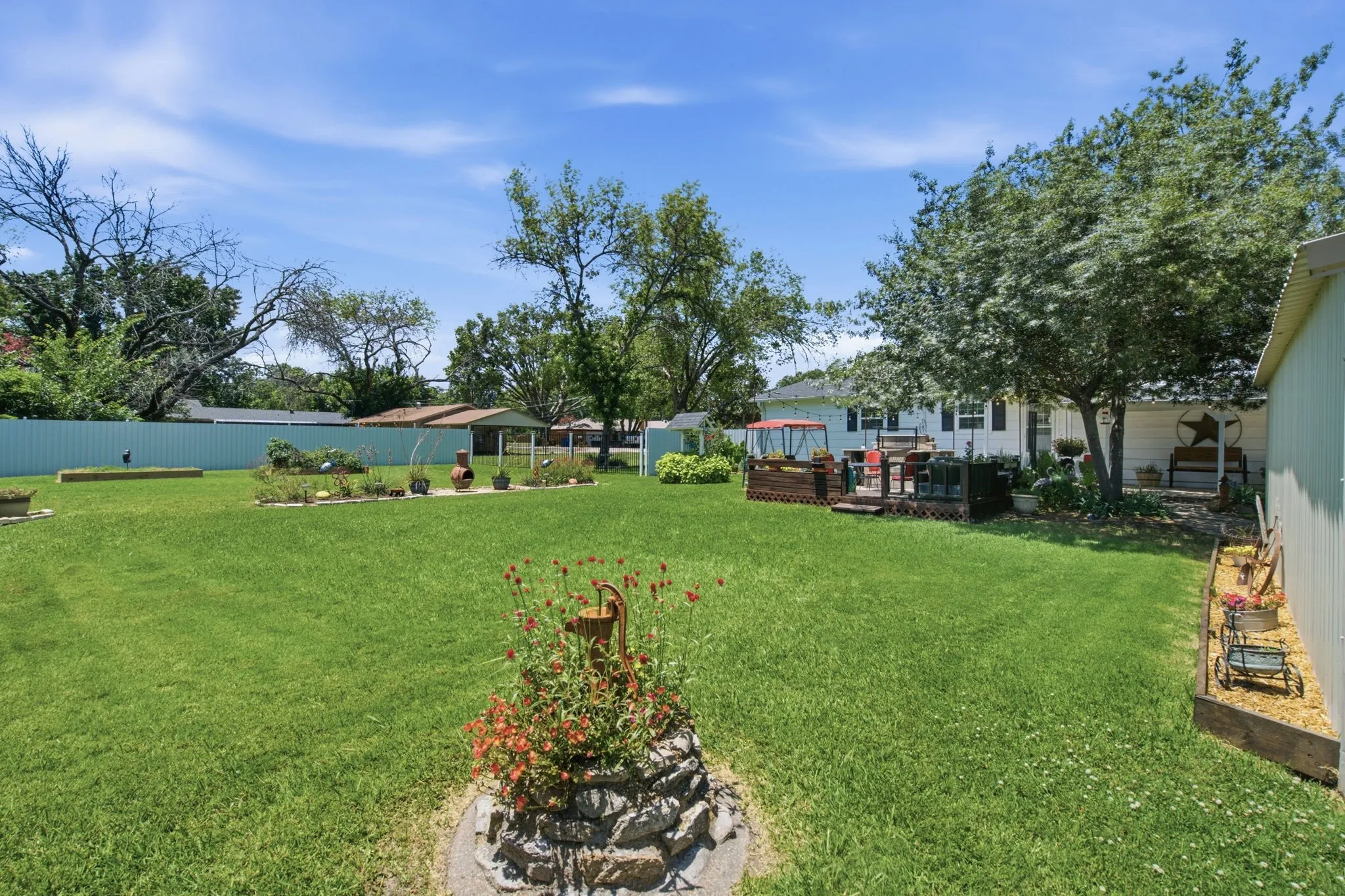 Single Family Residence For Sale in Denton County , 206 E North Street, Aubrey, Texas 76227, 4 Bedroom, 2 Bathroom, Garage spaces, 1,790 Sqft, built in 1952, mls#21319328, Real Estate Agent in Aubrey, Homes For Sale in Denton county, Homes For Sale in Aubrey, Realtor in Aubrey Texas, Real Estate Brokerage Independent Realty Texas, Luminita Cordes Realtor