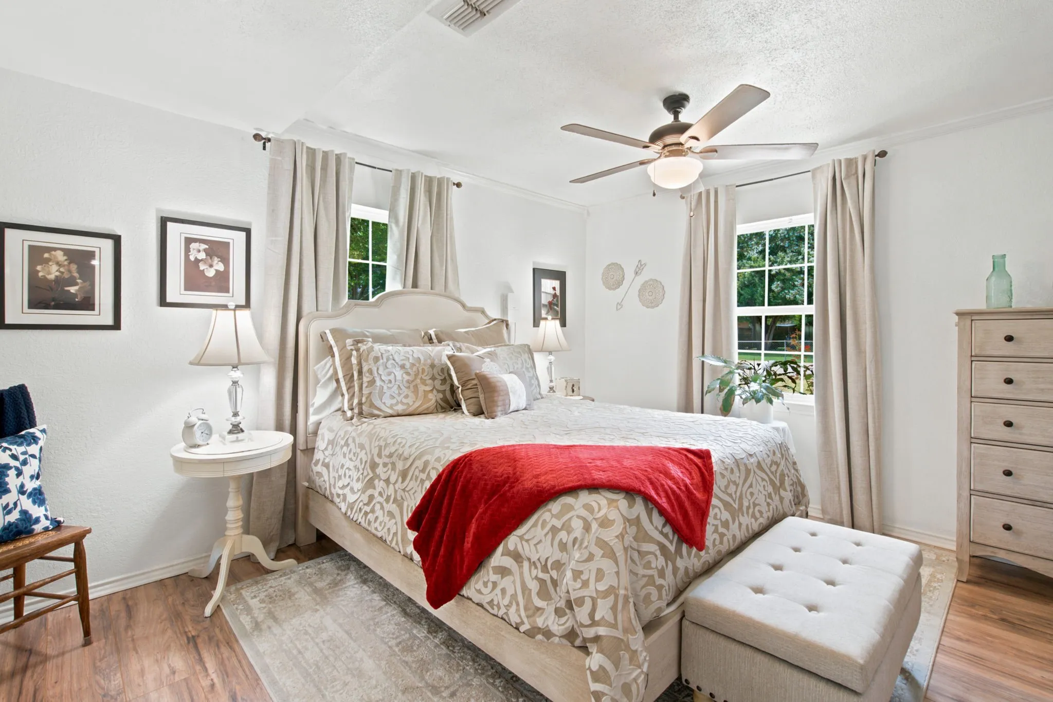 Single Family Residence For Sale in Denton County , 206 E North Street, Aubrey, Texas 76227, 4 Bedroom, 2 Bathroom, Garage spaces, 1,790 Sqft, built in 1952, mls#21319328, Real Estate Agent in Aubrey, Homes For Sale in Denton county, Homes For Sale in Aubrey, Realtor in Aubrey Texas, Real Estate Brokerage Independent Realty Texas, Luminita Cordes Realtor