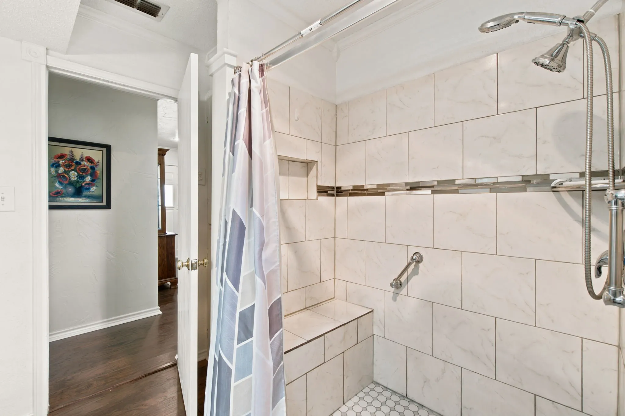 Single Family Residence For Sale in Denton County , 206 E North Street, Aubrey, Texas 76227, 4 Bedroom, 2 Bathroom, Garage spaces, 1,790 Sqft, built in 1952, mls#21319328, Real Estate Agent in Aubrey, Homes For Sale in Denton county, Homes For Sale in Aubrey, Realtor in Aubrey Texas, Real Estate Brokerage Independent Realty Texas, Luminita Cordes Realtor