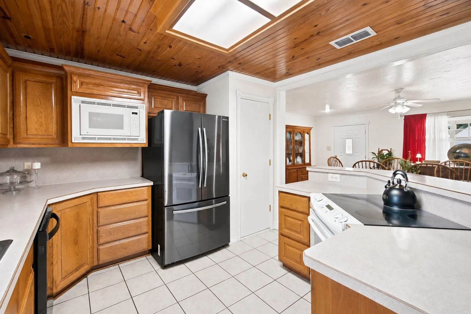 Single Family Residence For Sale in Denton County , 206 E North Street, Aubrey, Texas 76227, 4 Bedroom, 2 Bathroom, Garage spaces, 1,790 Sqft, built in 1952, mls#21319328, Real Estate Agent in Aubrey, Homes For Sale in Denton county, Homes For Sale in Aubrey, Realtor in Aubrey Texas, Real Estate Brokerage Independent Realty Texas, Luminita Cordes Realtor