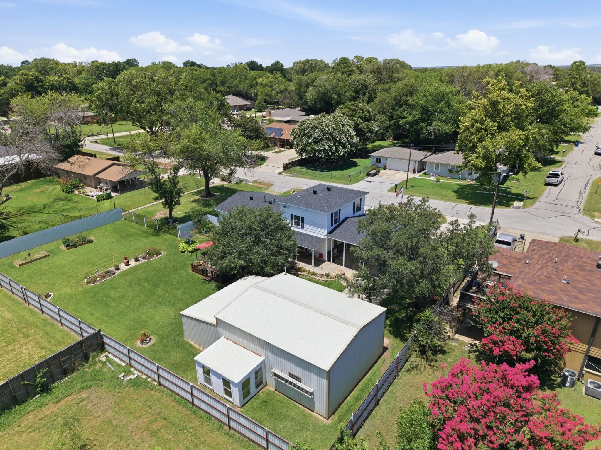 Single Family Residence For Sale in Denton County , 206 E North Street, Aubrey, Texas 76227, 4 Bedroom, 2 Bathroom, Garage spaces, 1,790 Sqft, built in 1952, mls#21319328, Real Estate Agent in Aubrey, Homes For Sale in Denton county, Homes For Sale in Aubrey, Realtor in Aubrey Texas, Real Estate Brokerage Independent Realty Texas, Luminita Cordes Realtor