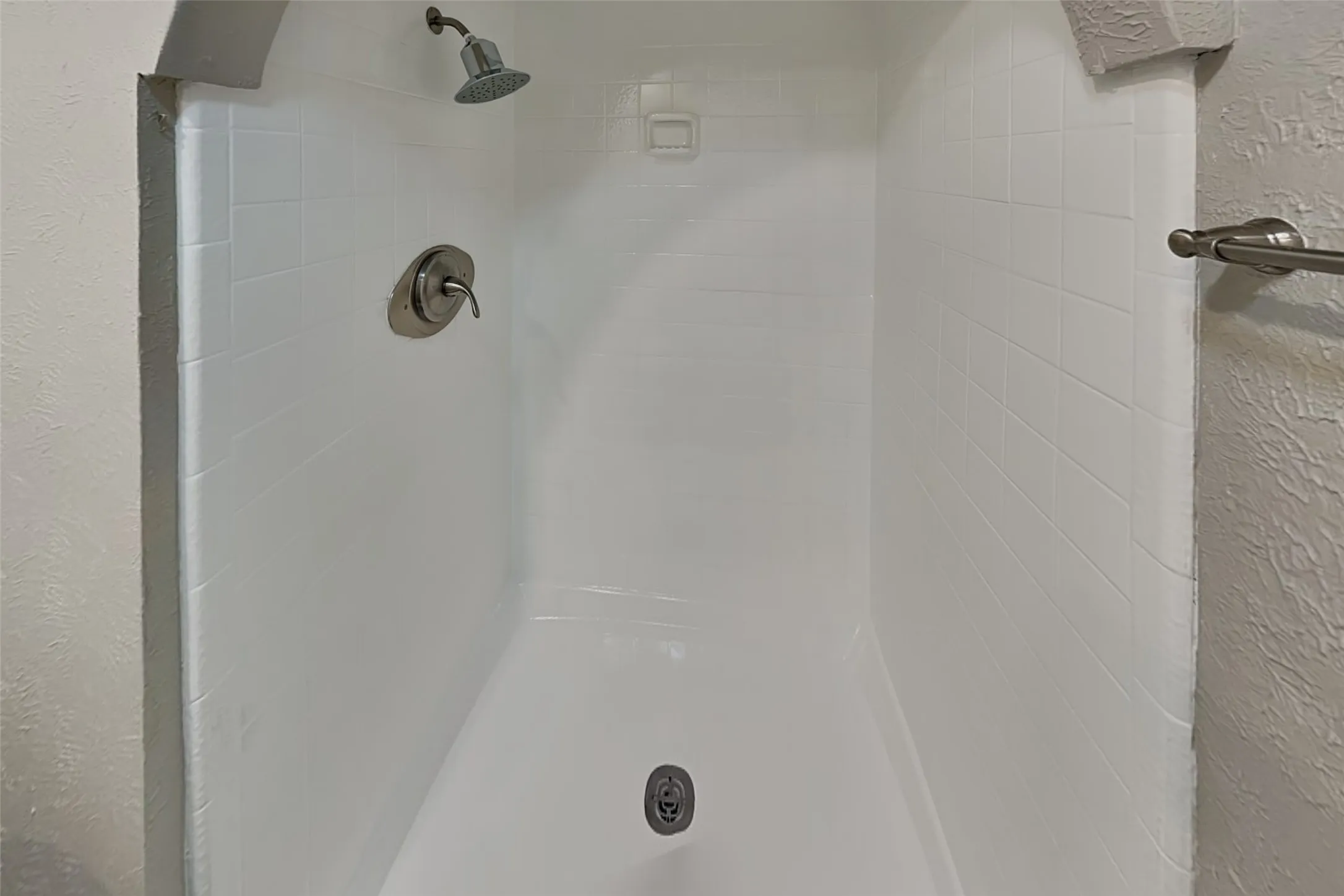Single Family Residence For Rent in Dallas County , 5901 Excalibur Drive, Garland, Texas 75044, 4 Bedroom, 2 Bathroom, 2 Garage spaces, 2,100 Sqft, built in 1976, mls#21319826, Real Estate Agent in Garland, Homes For Rent in Dallas county, Homes For Rent in Garland, Realtor in Garland Texas, Real Estate Brokerage Independent Realty Texas, Luminita Cordes Realtor