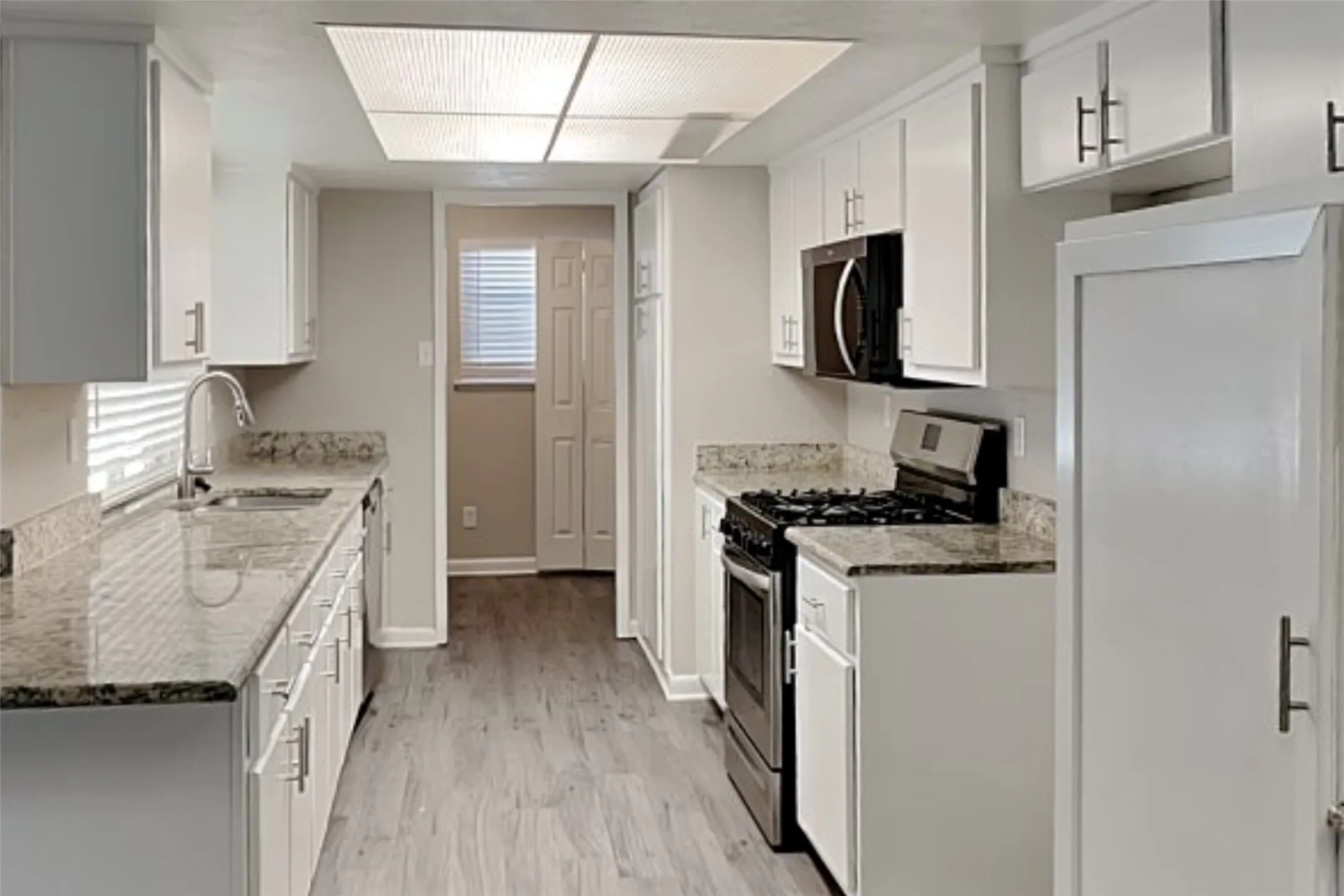Single Family Residence For Rent in Dallas County , 5901 Excalibur Drive, Garland, Texas 75044, 4 Bedroom, 2 Bathroom, 2 Garage spaces, 2,100 Sqft, built in 1976, mls#21319826, Real Estate Agent in Garland, Homes For Rent in Dallas county, Homes For Rent in Garland, Realtor in Garland Texas, Real Estate Brokerage Independent Realty Texas, Luminita Cordes Realtor