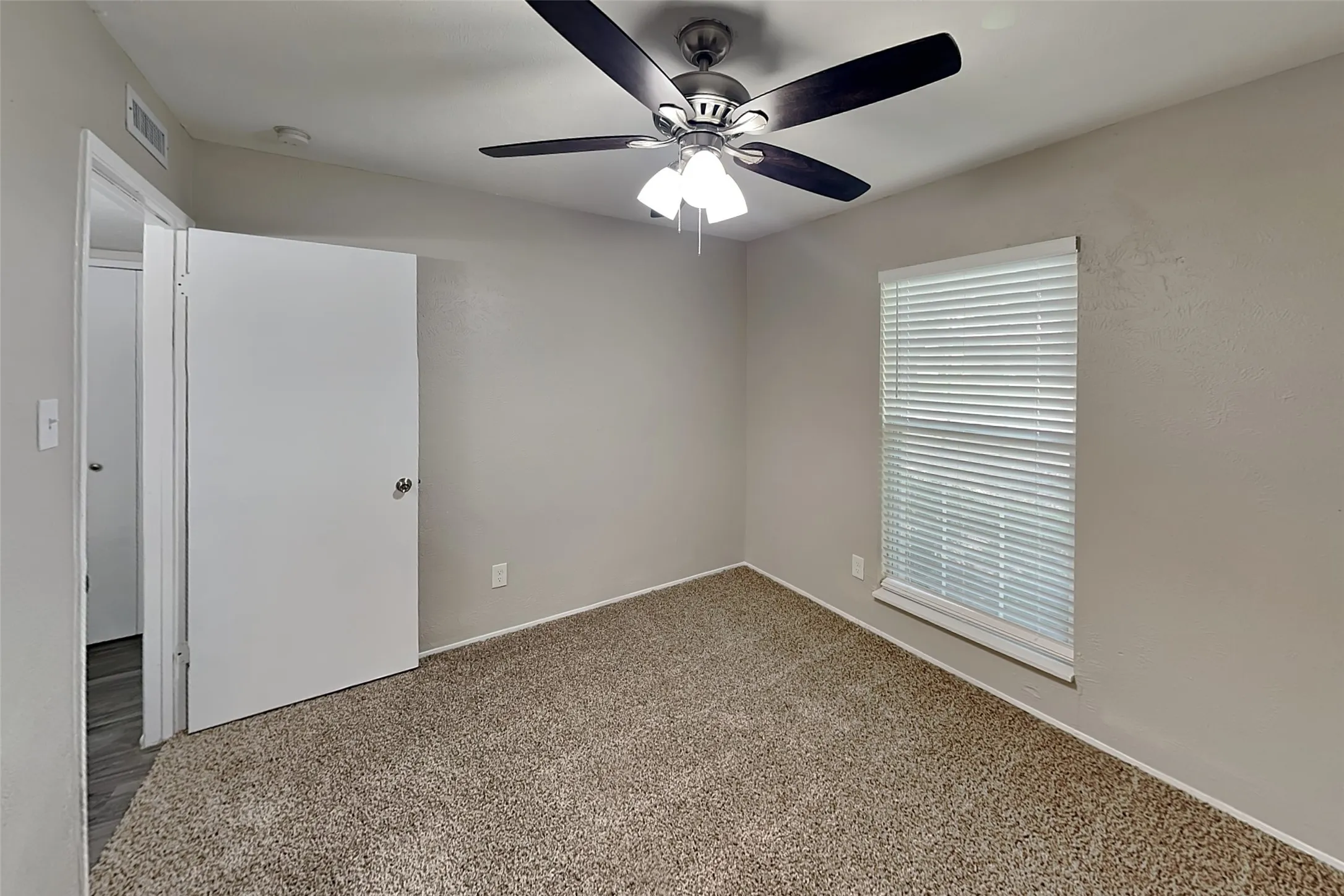 Single Family Residence For Rent in Dallas County , 5901 Excalibur Drive, Garland, Texas 75044, 4 Bedroom, 2 Bathroom, 2 Garage spaces, 2,100 Sqft, built in 1976, mls#21319826, Real Estate Agent in Garland, Homes For Rent in Dallas county, Homes For Rent in Garland, Realtor in Garland Texas, Real Estate Brokerage Independent Realty Texas, Luminita Cordes Realtor