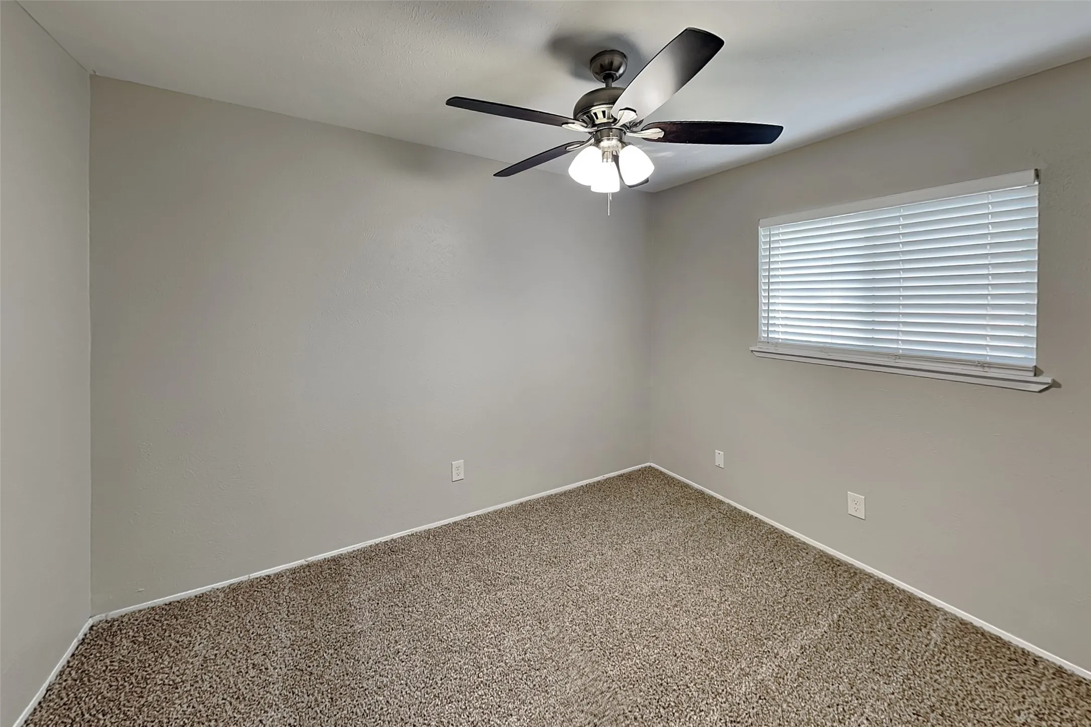 Single Family Residence For Rent in Dallas County , 5901 Excalibur Drive, Garland, Texas 75044, 4 Bedroom, 2 Bathroom, 2 Garage spaces, 2,100 Sqft, built in 1976, mls#21319826, Real Estate Agent in Garland, Homes For Rent in Dallas county, Homes For Rent in Garland, Realtor in Garland Texas, Real Estate Brokerage Independent Realty Texas, Luminita Cordes Realtor