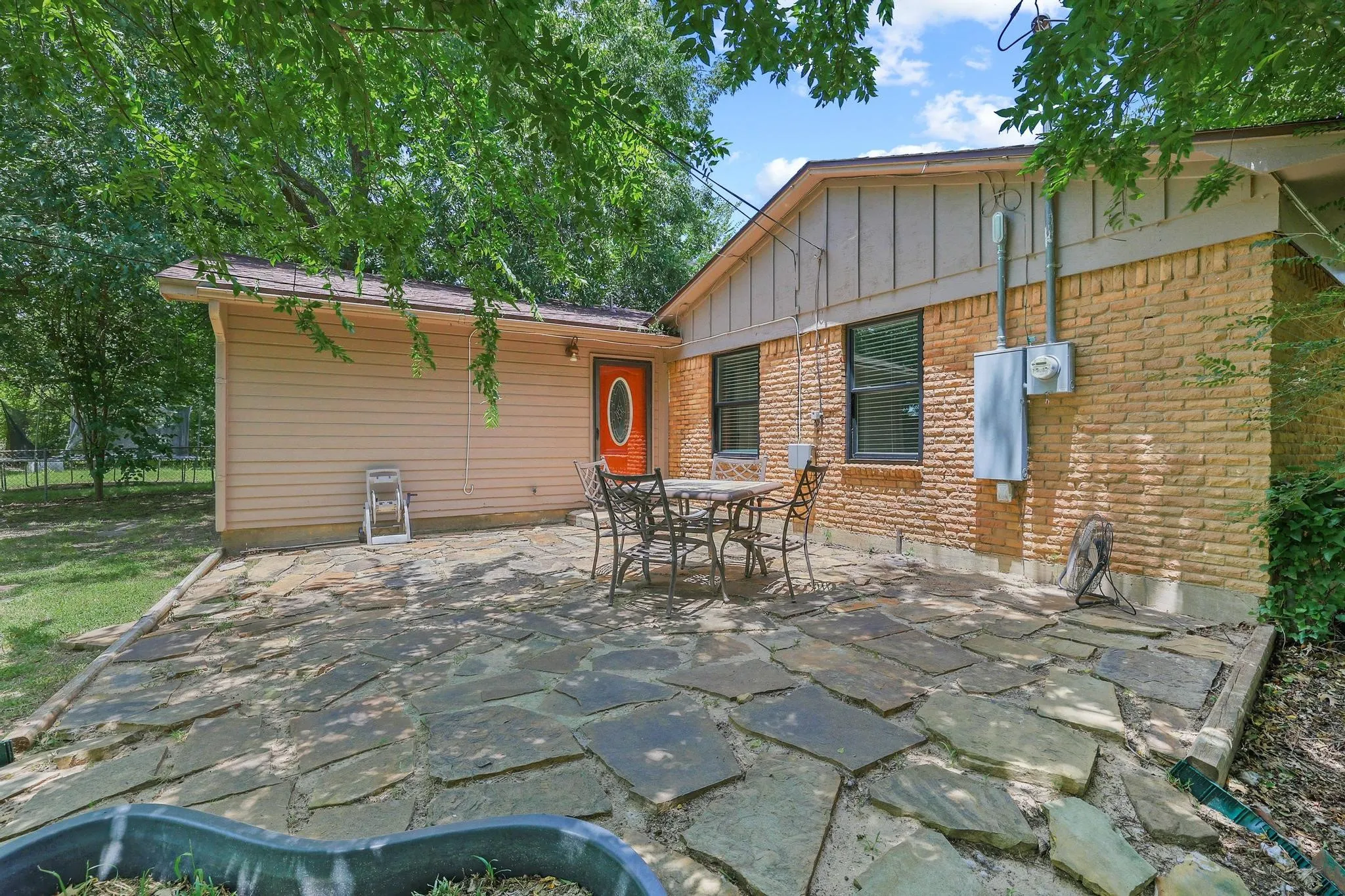 Single Family Residence For Sale in Grayson County , 1704 W Birge Street, Sherman, Texas 75092, 3 Bedroom, 2 Bathroom, 1 Garage spaces, 1,942 Sqft, built in 1955, mls#21318590, Real Estate Agent in Sherman, Homes For Sale in Grayson county, Homes For Sale in Sherman, Realtor in Sherman Texas, Real Estate Brokerage Independent Realty Texas, Luminita Cordes Realtor