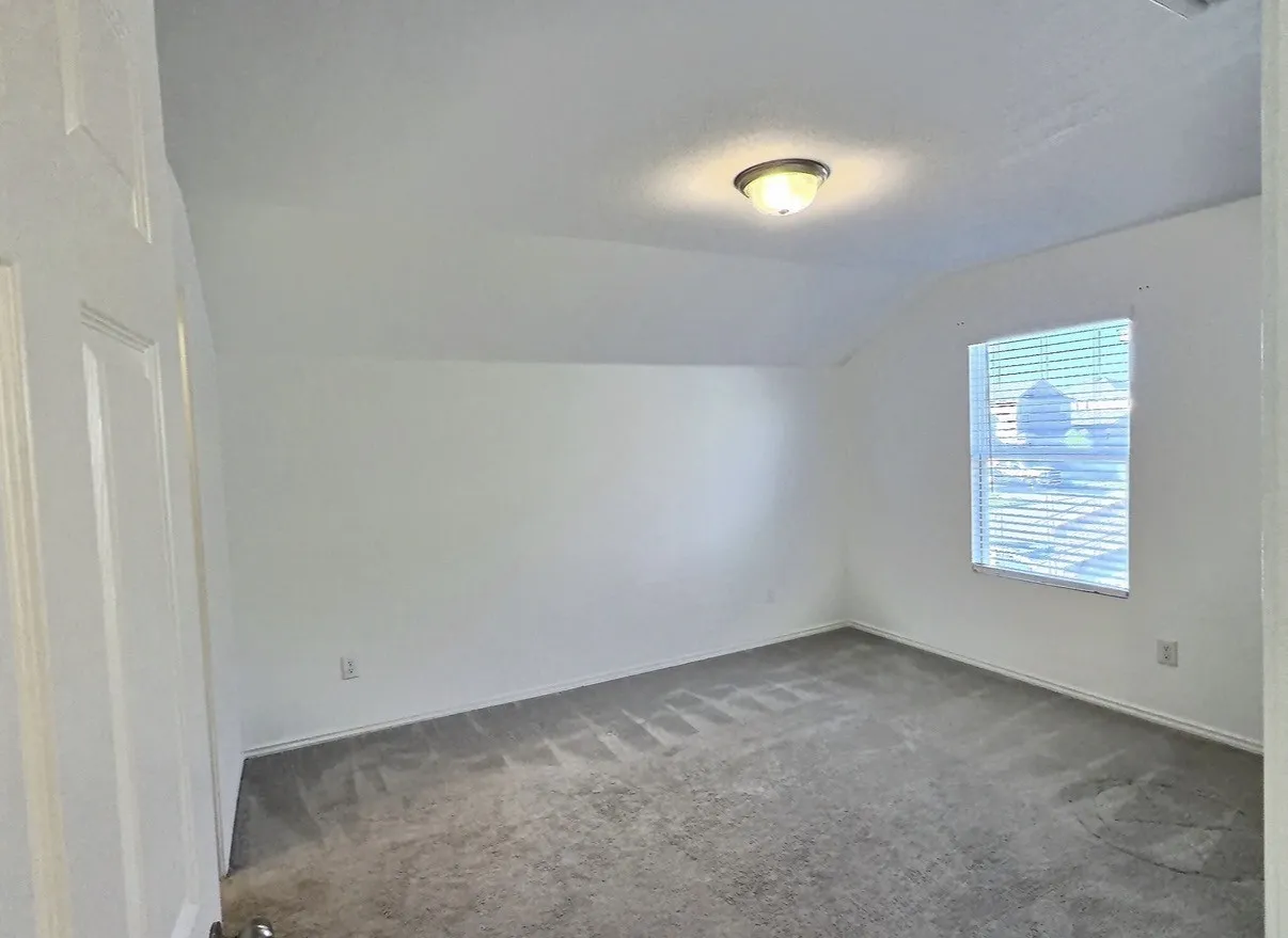 Secondary upstairs bedroom