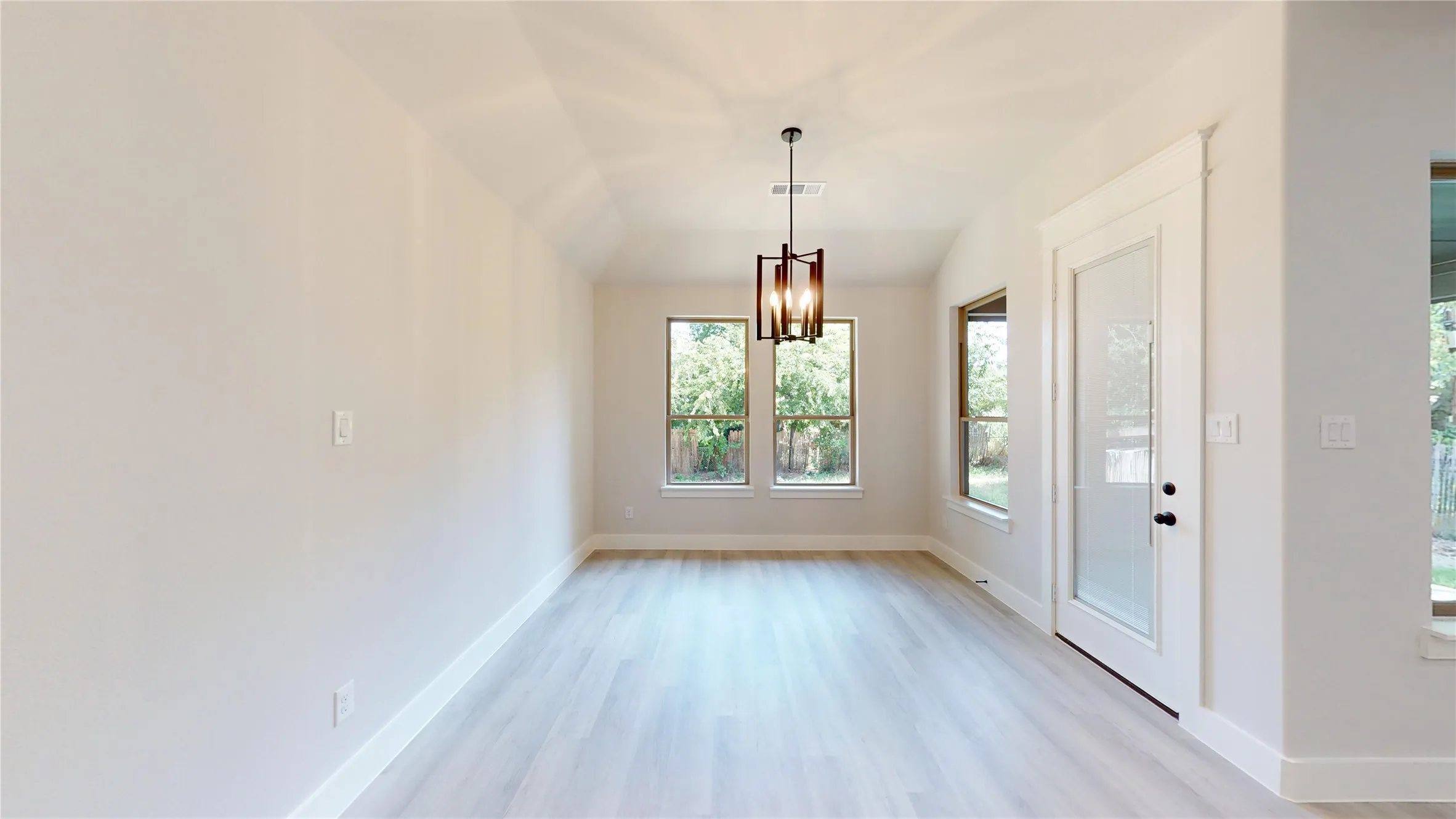 Single Family Residence For Sale in Tarrant County , 5624 Hiett Court, Fort Worth, Texas 76112, 4 Bedroom, 3 Bathroom, 2 Garage spaces, 1,979 Sqft, built in 2026, mls#21319702, Real Estate Agent in Fort Worth, Homes For Sale in Tarrant county, Homes For Sale in Fort Worth, Realtor in Fort Worth Texas, Real Estate Brokerage Independent Realty Texas, Luminita Cordes Realtor