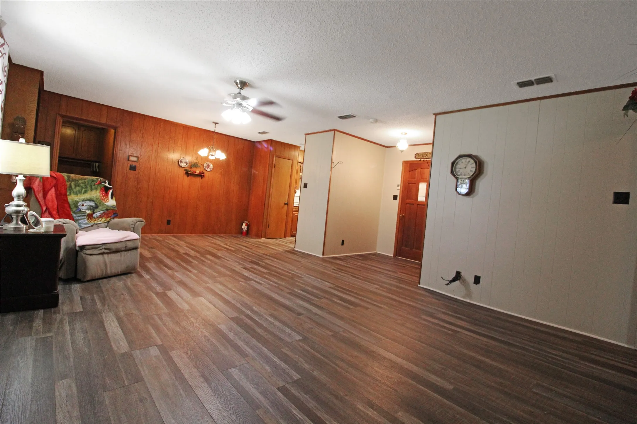 Single Family Residence For Sale in Kaufman County , 8769 S Fm 148, Scurry, Texas 75158, 3 Bedroom, 2 Bathroom, 2 Garage spaces, 1,246 Sqft, built in 1980, mls#21319759, Real Estate Agent in Scurry, Homes For Sale in Kaufman county, Homes For Sale in Scurry, Realtor in Scurry Texas, Real Estate Brokerage Independent Realty Texas, Luminita Cordes Realtor