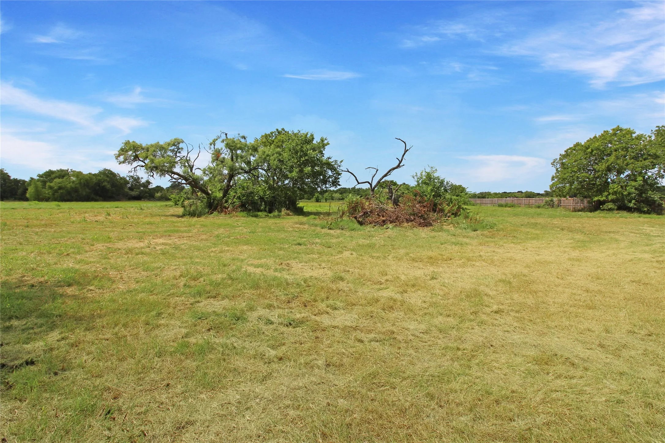 Single Family Residence For Sale in Kaufman County , 8769 S Fm 148, Scurry, Texas 75158, 3 Bedroom, 2 Bathroom, 2 Garage spaces, 1,246 Sqft, built in 1980, mls#21319759, Real Estate Agent in Scurry, Homes For Sale in Kaufman county, Homes For Sale in Scurry, Realtor in Scurry Texas, Real Estate Brokerage Independent Realty Texas, Luminita Cordes Realtor