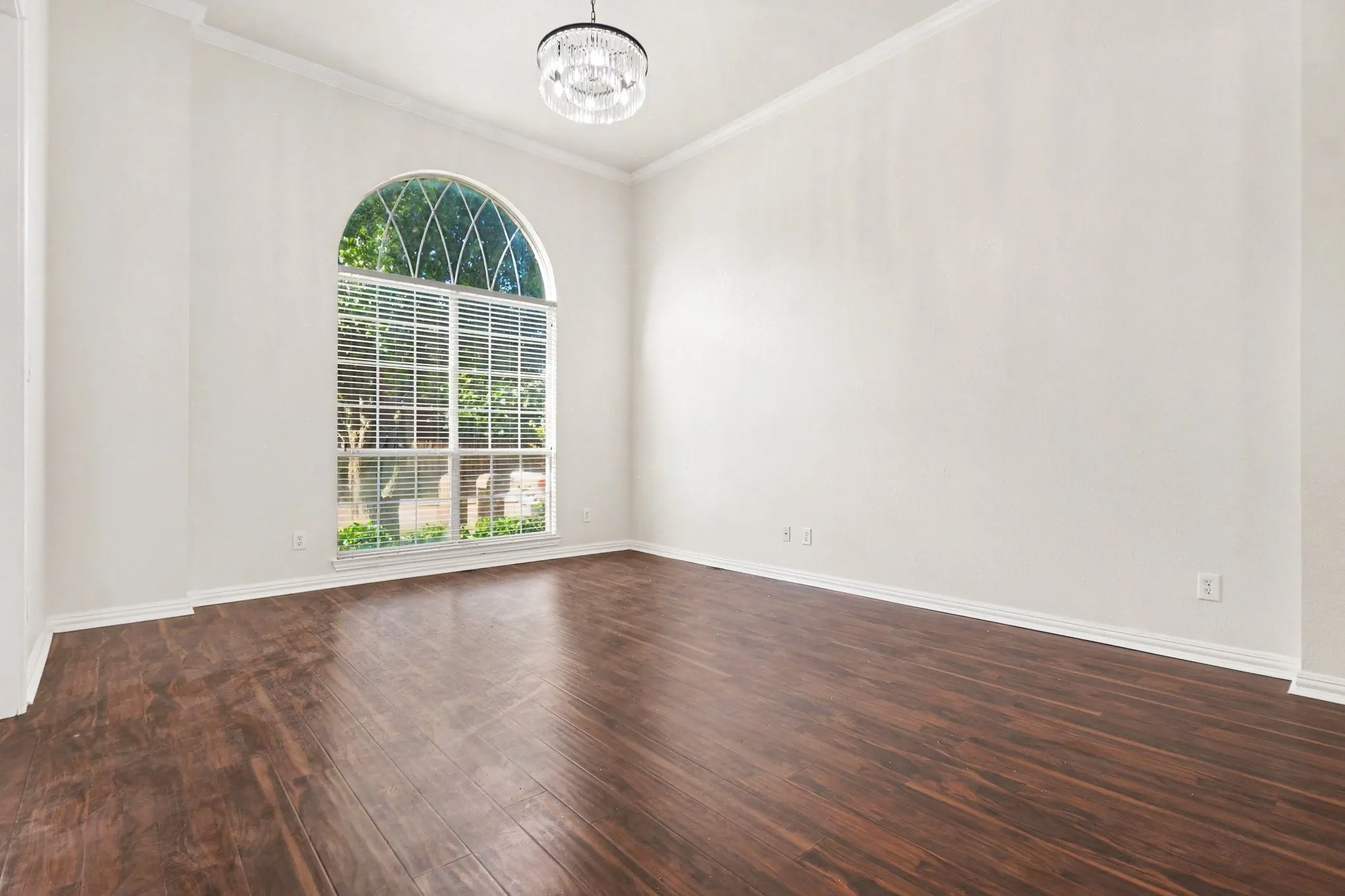 Single Family Residence For Rent in Denton County , 1027 Creek Bend, Carrollton, Texas 75007, 4 Bedroom, 4 Bathroom, 2 Garage spaces, 3,680 Sqft, built in 1992, mls#21319853, Real Estate Agent in Carrollton, Homes For Rent in Denton county, Homes For Rent in Carrollton, Realtor in Carrollton Texas, Real Estate Brokerage Independent Realty Texas, Luminita Cordes Realtor