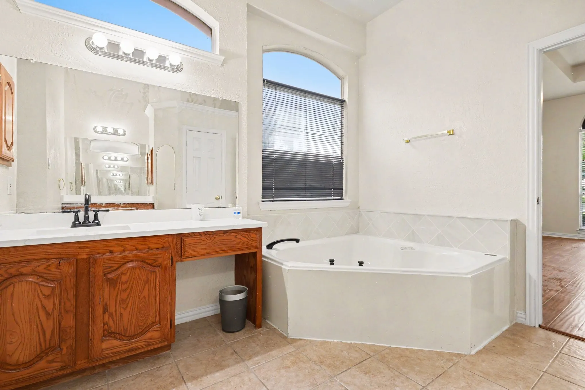 Single Family Residence For Rent in Denton County , 1027 Creek Bend, Carrollton, Texas 75007, 4 Bedroom, 4 Bathroom, 2 Garage spaces, 3,680 Sqft, built in 1992, mls#21319853, Real Estate Agent in Carrollton, Homes For Rent in Denton county, Homes For Rent in Carrollton, Realtor in Carrollton Texas, Real Estate Brokerage Independent Realty Texas, Luminita Cordes Realtor