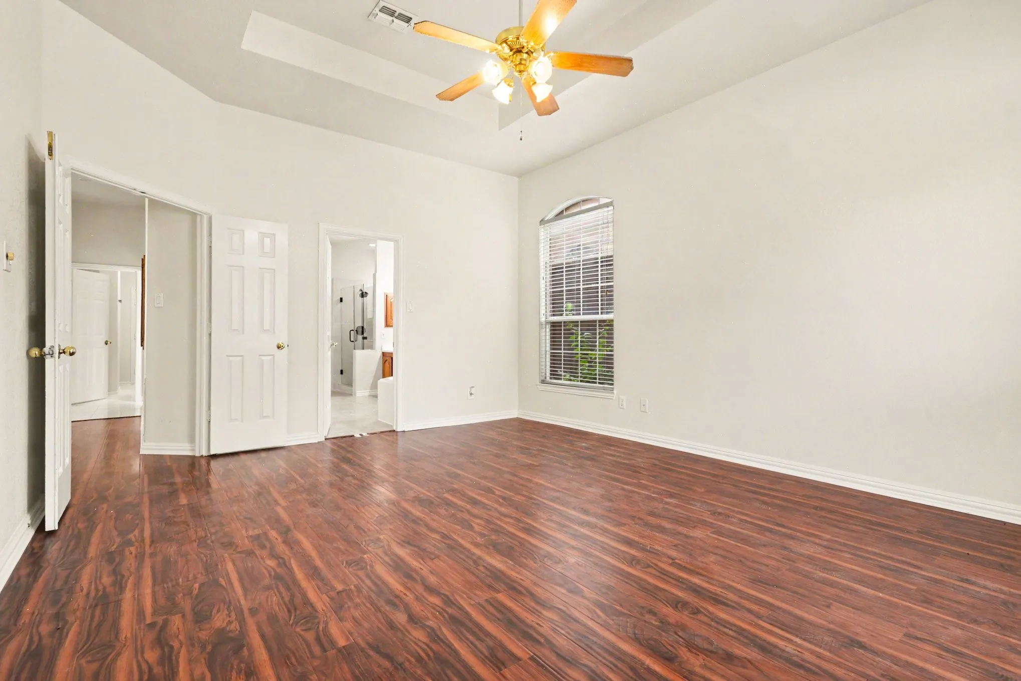 Single Family Residence For Rent in Denton County , 1027 Creek Bend, Carrollton, Texas 75007, 4 Bedroom, 4 Bathroom, 2 Garage spaces, 3,680 Sqft, built in 1992, mls#21319853, Real Estate Agent in Carrollton, Homes For Rent in Denton county, Homes For Rent in Carrollton, Realtor in Carrollton Texas, Real Estate Brokerage Independent Realty Texas, Luminita Cordes Realtor