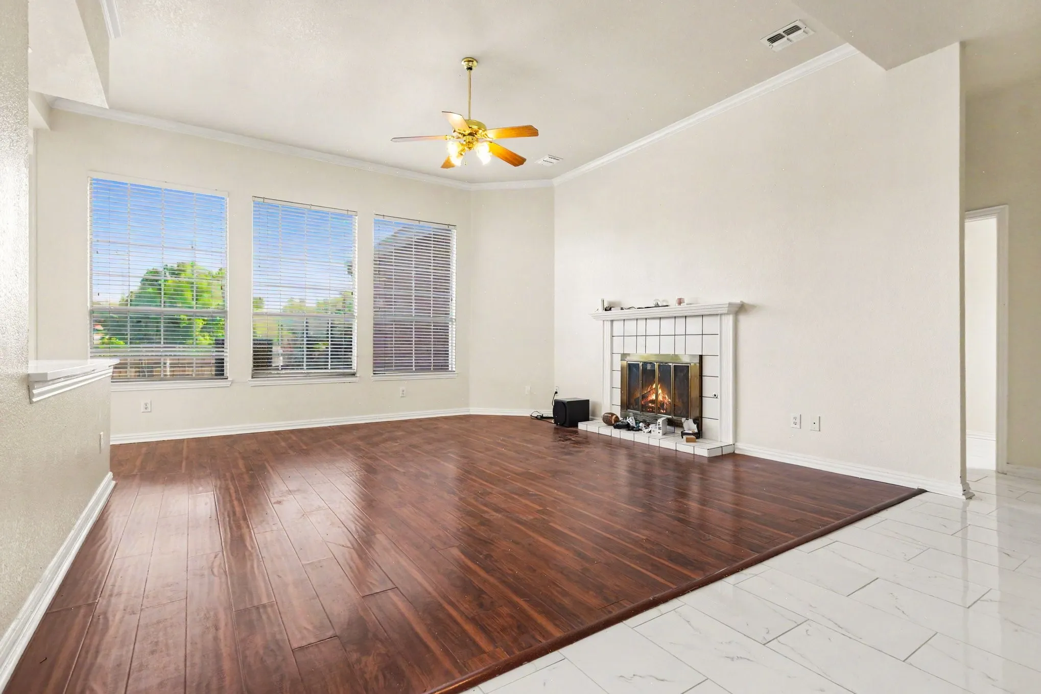 Single Family Residence For Rent in Denton County , 1027 Creek Bend, Carrollton, Texas 75007, 4 Bedroom, 4 Bathroom, 2 Garage spaces, 3,680 Sqft, built in 1992, mls#21319853, Real Estate Agent in Carrollton, Homes For Rent in Denton county, Homes For Rent in Carrollton, Realtor in Carrollton Texas, Real Estate Brokerage Independent Realty Texas, Luminita Cordes Realtor