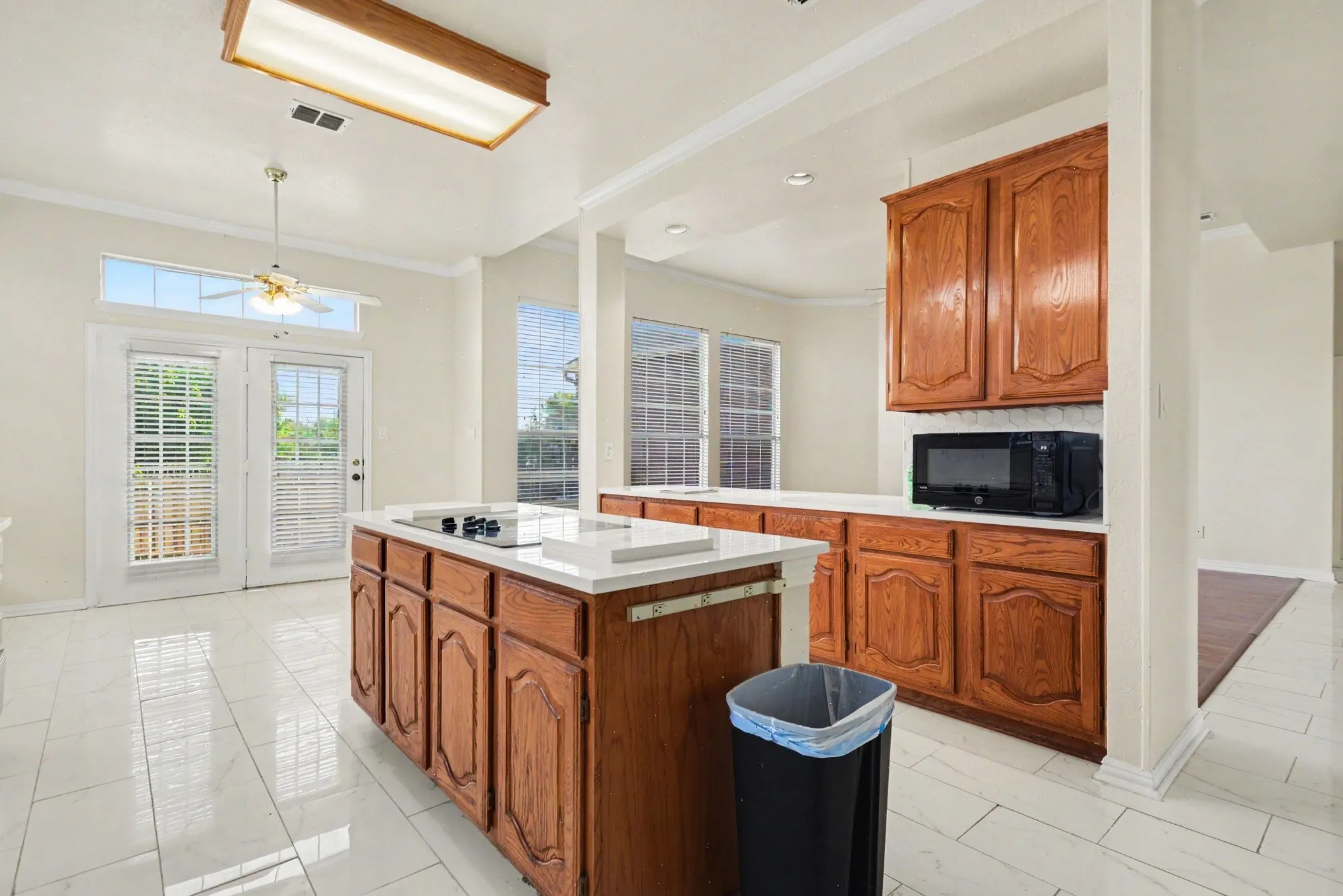Single Family Residence For Rent in Denton County , 1027 Creek Bend, Carrollton, Texas 75007, 4 Bedroom, 4 Bathroom, 2 Garage spaces, 3,680 Sqft, built in 1992, mls#21319853, Real Estate Agent in Carrollton, Homes For Rent in Denton county, Homes For Rent in Carrollton, Realtor in Carrollton Texas, Real Estate Brokerage Independent Realty Texas, Luminita Cordes Realtor