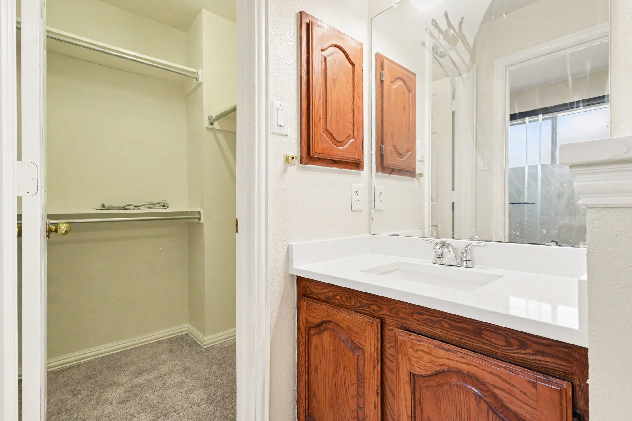 Single Family Residence For Rent in Denton County , 1027 Creek Bend, Carrollton, Texas 75007, 4 Bedroom, 4 Bathroom, 2 Garage spaces, 3,680 Sqft, built in 1992, mls#21319853, Real Estate Agent in Carrollton, Homes For Rent in Denton county, Homes For Rent in Carrollton, Realtor in Carrollton Texas, Real Estate Brokerage Independent Realty Texas, Luminita Cordes Realtor
