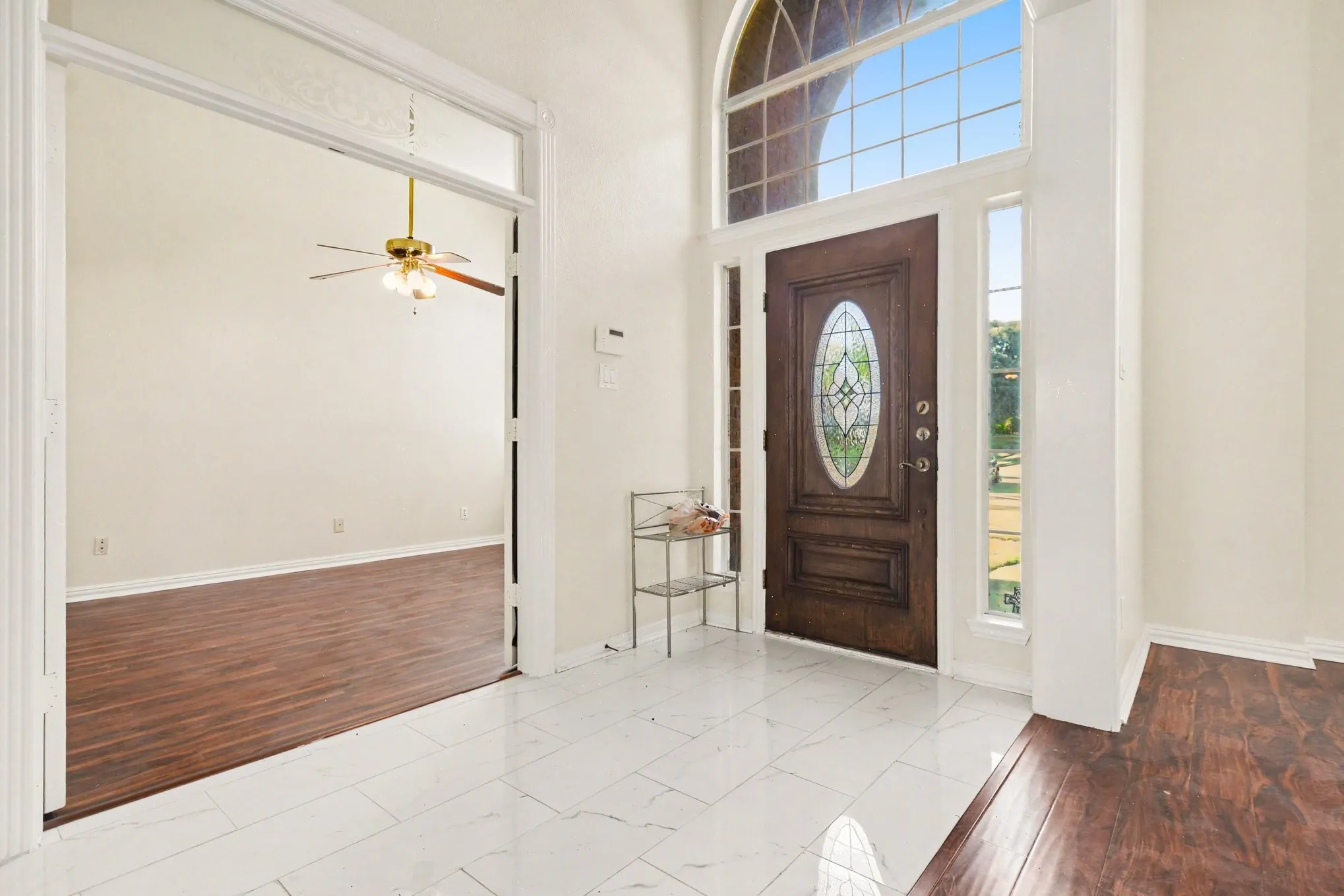 Single Family Residence For Rent in Denton County , 1027 Creek Bend, Carrollton, Texas 75007, 4 Bedroom, 4 Bathroom, 2 Garage spaces, 3,680 Sqft, built in 1992, mls#21319853, Real Estate Agent in Carrollton, Homes For Rent in Denton county, Homes For Rent in Carrollton, Realtor in Carrollton Texas, Real Estate Brokerage Independent Realty Texas, Luminita Cordes Realtor