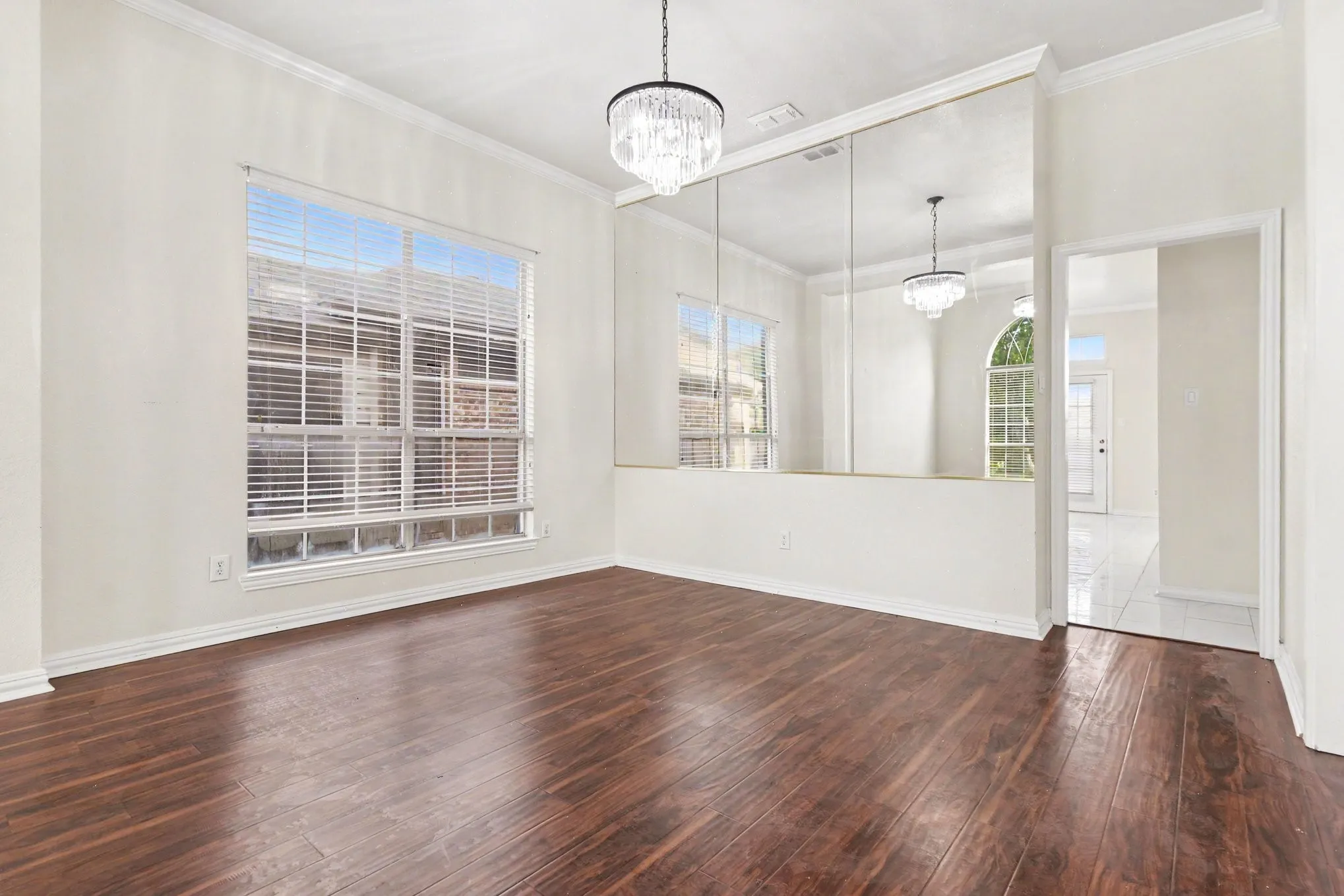 Single Family Residence For Rent in Denton County , 1027 Creek Bend, Carrollton, Texas 75007, 4 Bedroom, 4 Bathroom, 2 Garage spaces, 3,680 Sqft, built in 1992, mls#21319853, Real Estate Agent in Carrollton, Homes For Rent in Denton county, Homes For Rent in Carrollton, Realtor in Carrollton Texas, Real Estate Brokerage Independent Realty Texas, Luminita Cordes Realtor