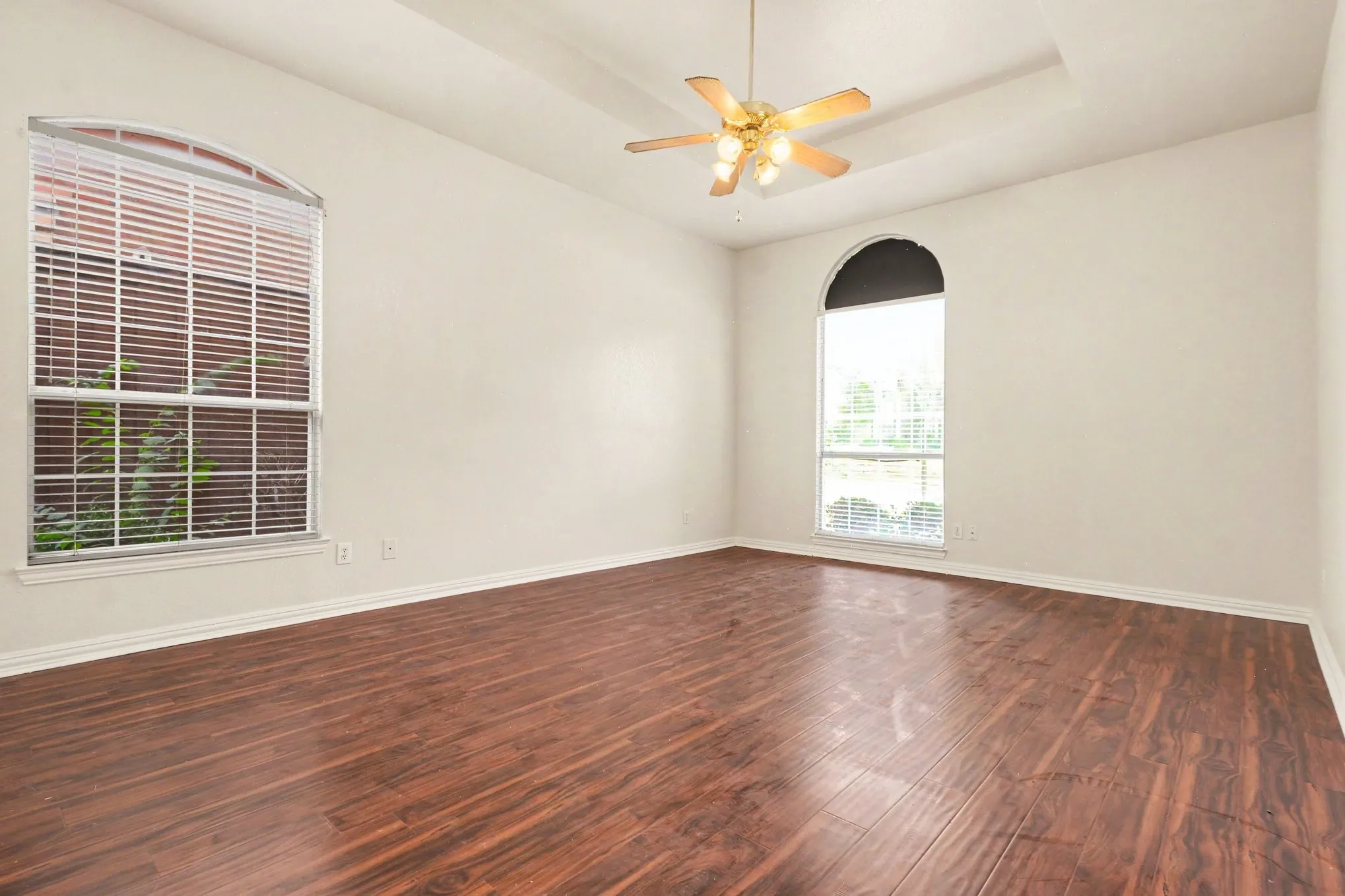 Single Family Residence For Rent in Denton County , 1027 Creek Bend, Carrollton, Texas 75007, 4 Bedroom, 4 Bathroom, 2 Garage spaces, 3,680 Sqft, built in 1992, mls#21319853, Real Estate Agent in Carrollton, Homes For Rent in Denton county, Homes For Rent in Carrollton, Realtor in Carrollton Texas, Real Estate Brokerage Independent Realty Texas, Luminita Cordes Realtor