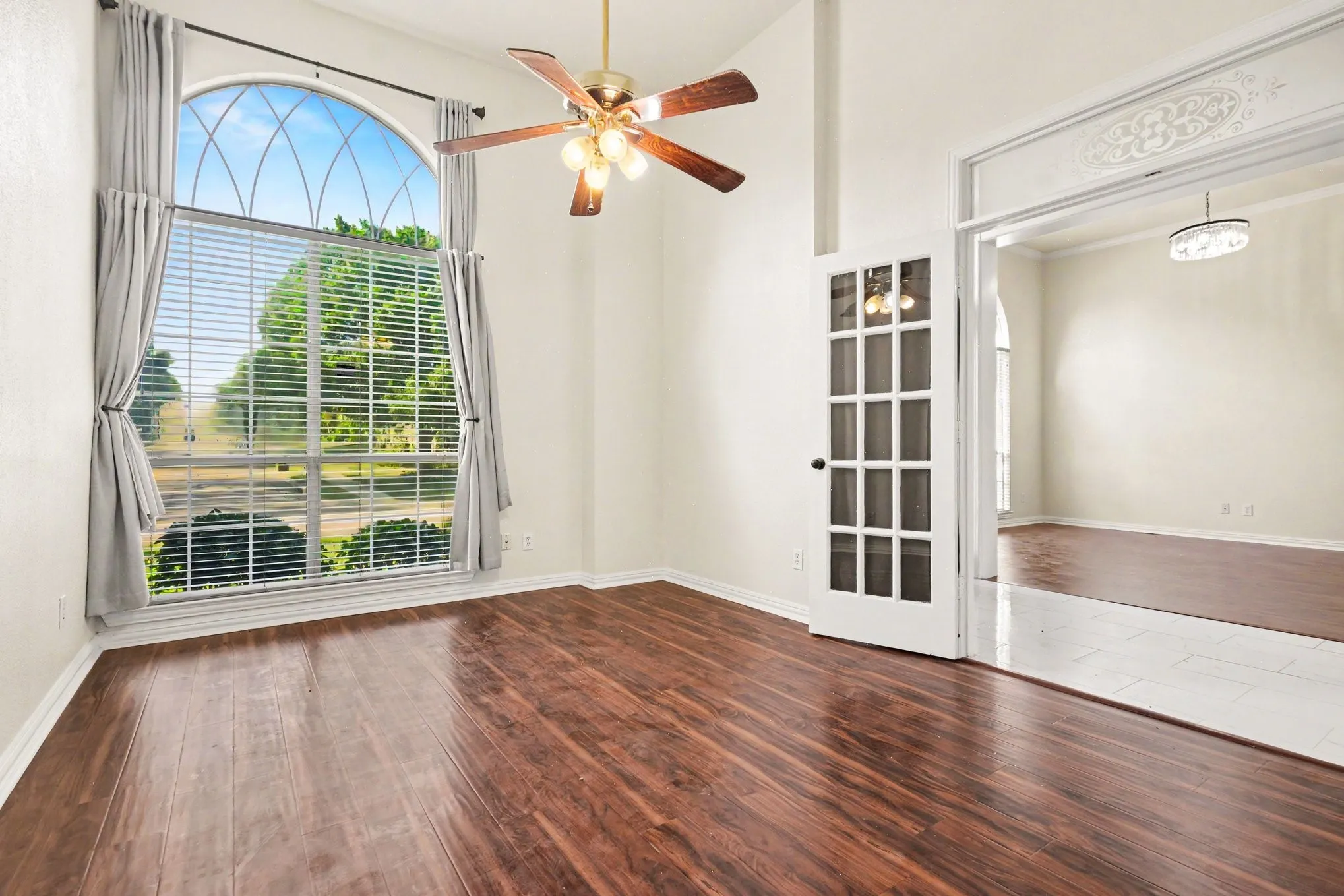 Single Family Residence For Rent in Denton County , 1027 Creek Bend, Carrollton, Texas 75007, 4 Bedroom, 4 Bathroom, 2 Garage spaces, 3,680 Sqft, built in 1992, mls#21319853, Real Estate Agent in Carrollton, Homes For Rent in Denton county, Homes For Rent in Carrollton, Realtor in Carrollton Texas, Real Estate Brokerage Independent Realty Texas, Luminita Cordes Realtor
