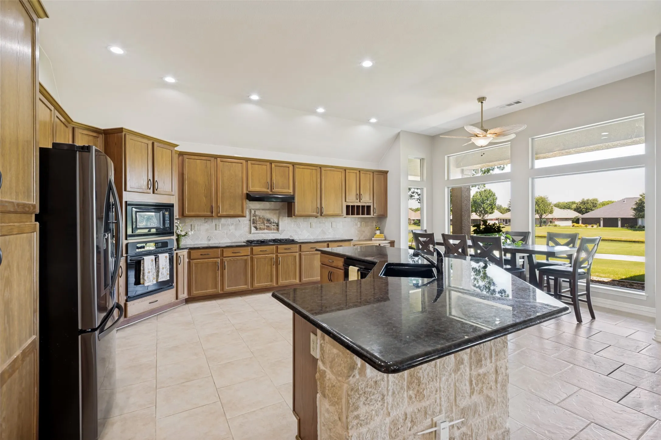 Gas Range and Great Lighting in the space!