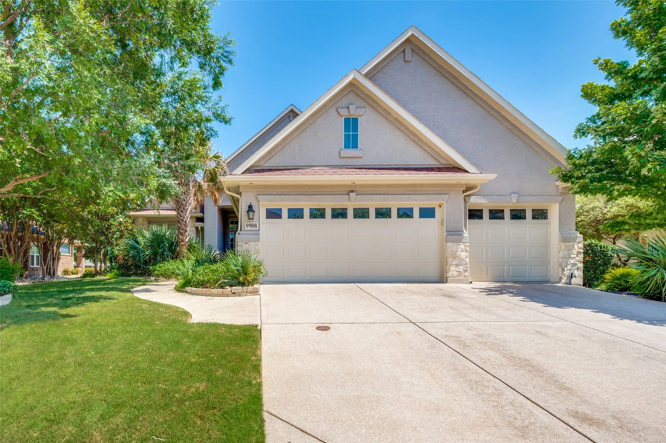 Lush Landscape on Golf Course Home w/3 car Garage