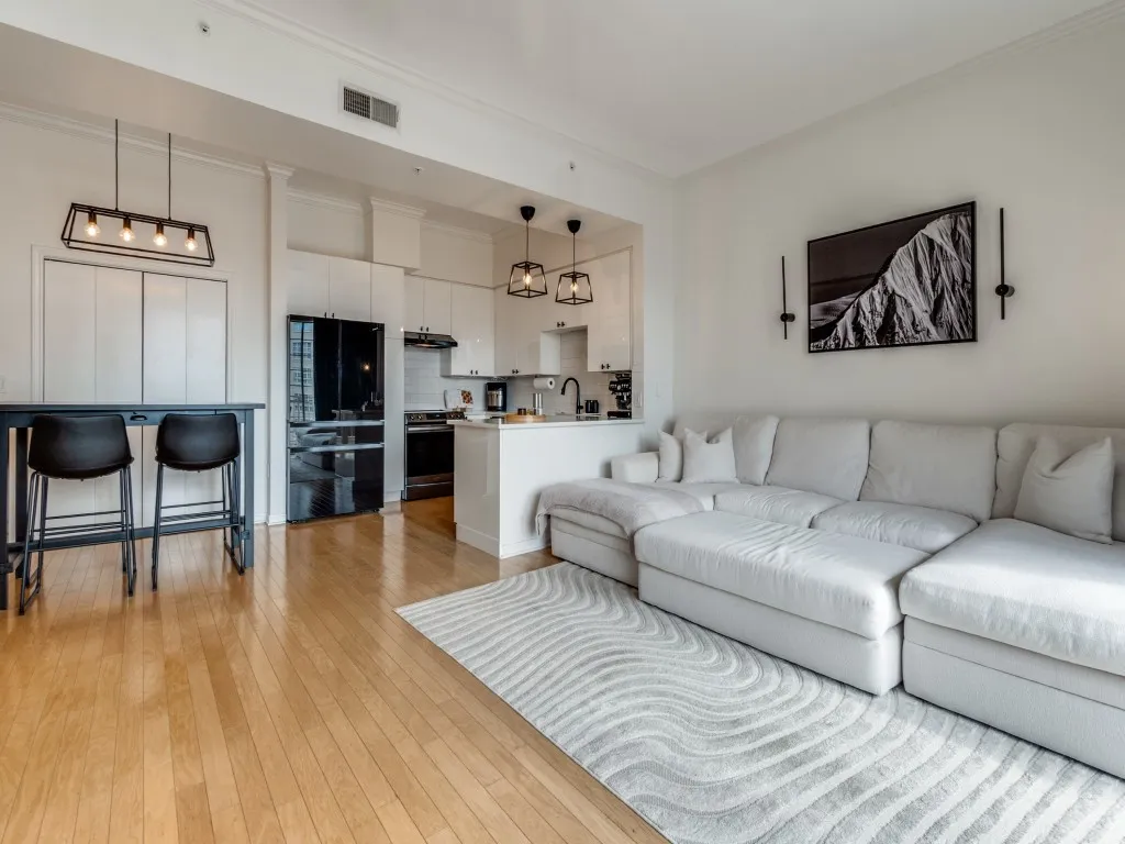 Condominium For Sale in Dallas County , 3225 Turtle Creek Boulevard 1235, Dallas, Texas 75219, 1 Bedroom, 1 Bathroom, 2 Garage spaces, 841 Sqft, built in 1998, mls#21318736, Real Estate Agent in Dallas, Homes For Sale in Dallas county, Homes For Sale in Dallas, Realtor in Dallas Texas, Real Estate Brokerage Independent Realty Texas, Luminita Cordes Realtor